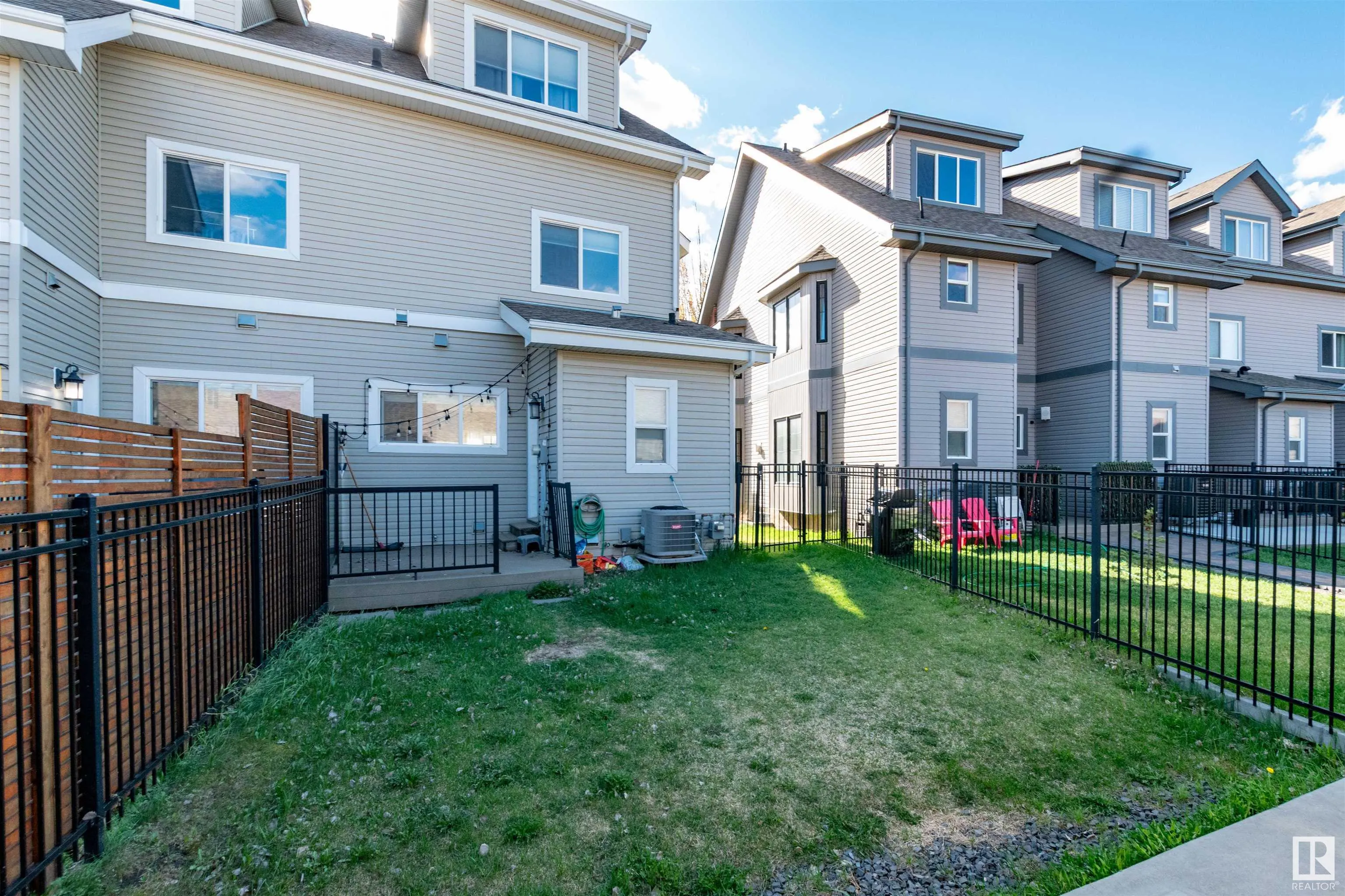 4951 TERWILLEGAR Common