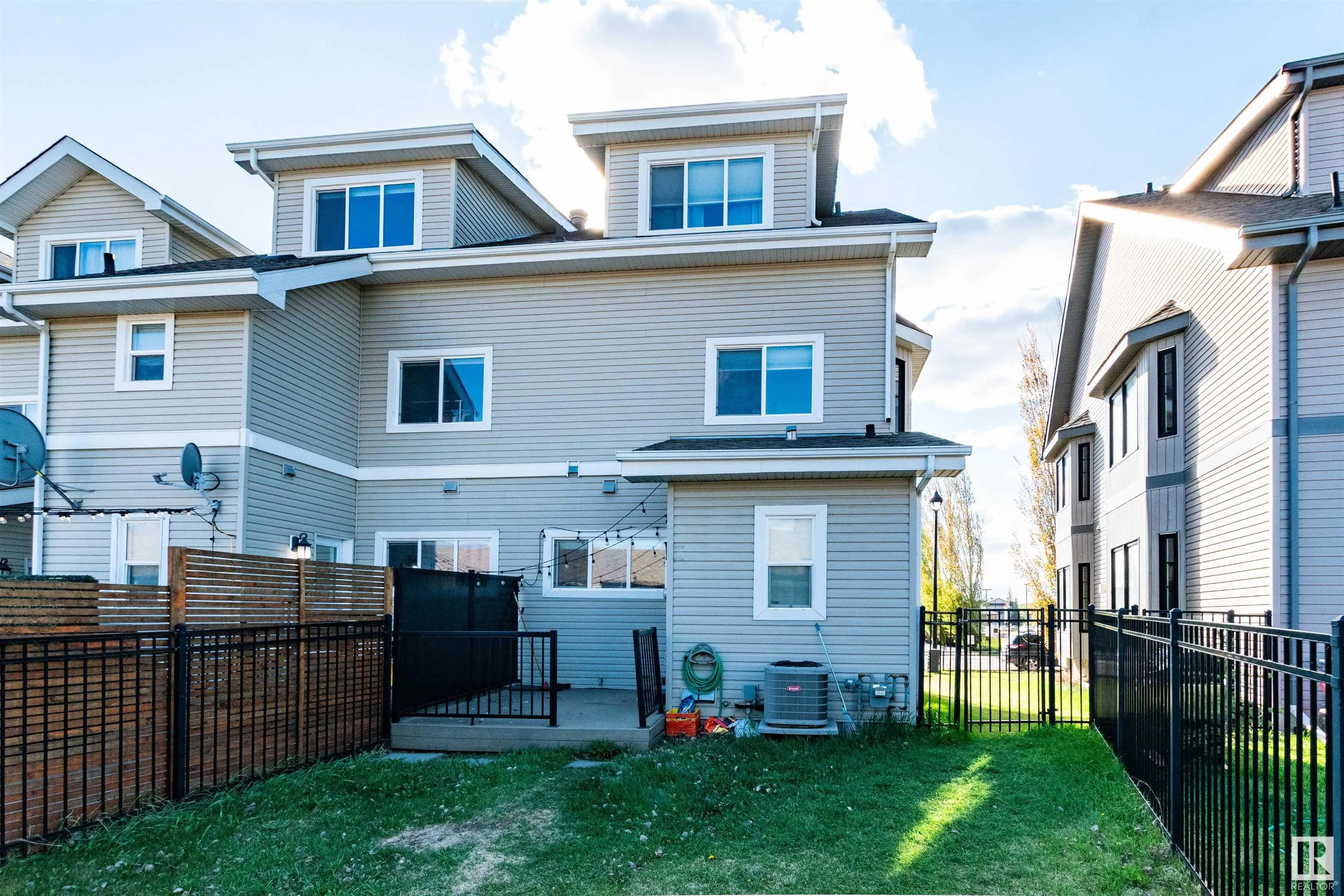 4951 TERWILLEGAR Common