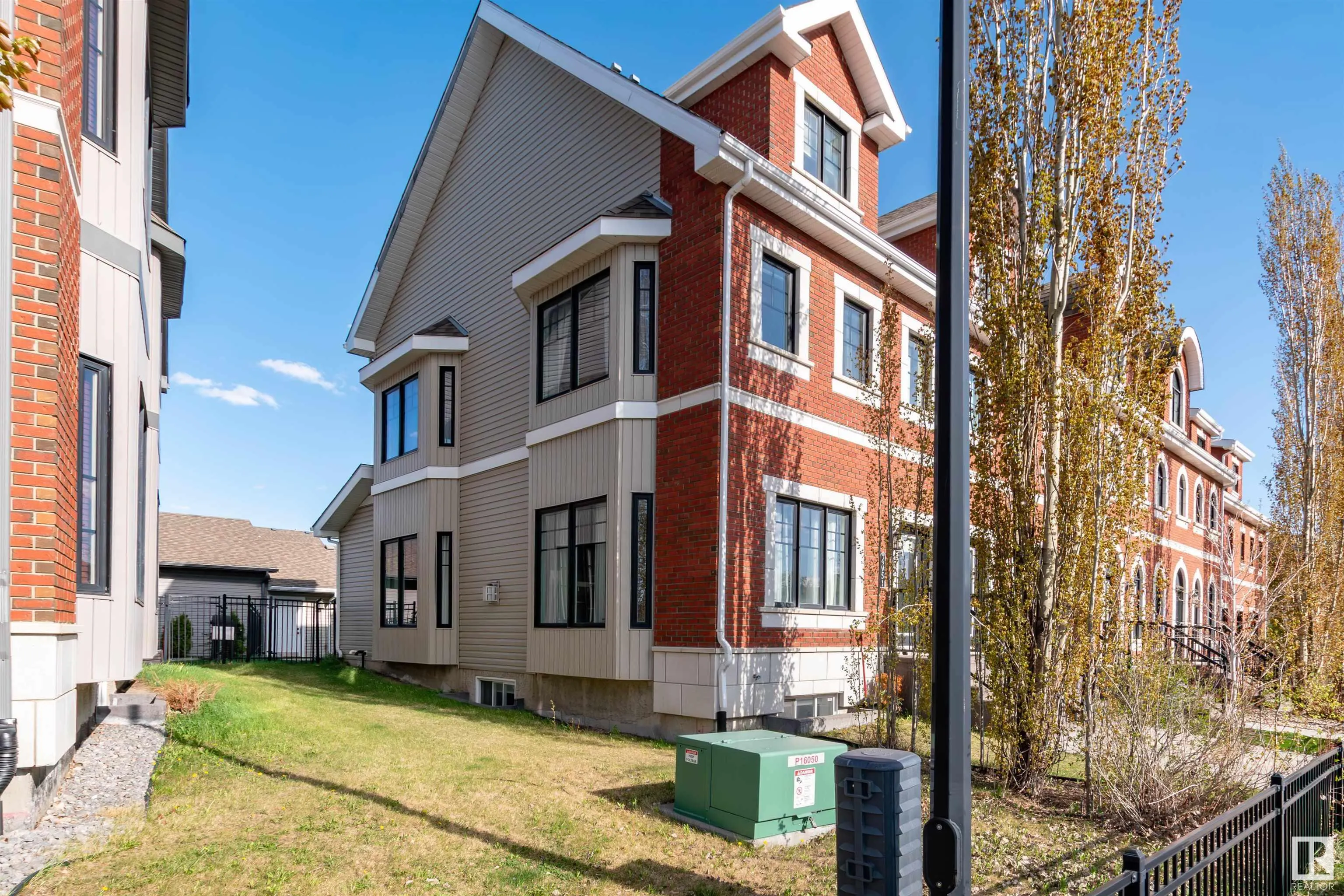 4951 TERWILLEGAR Common