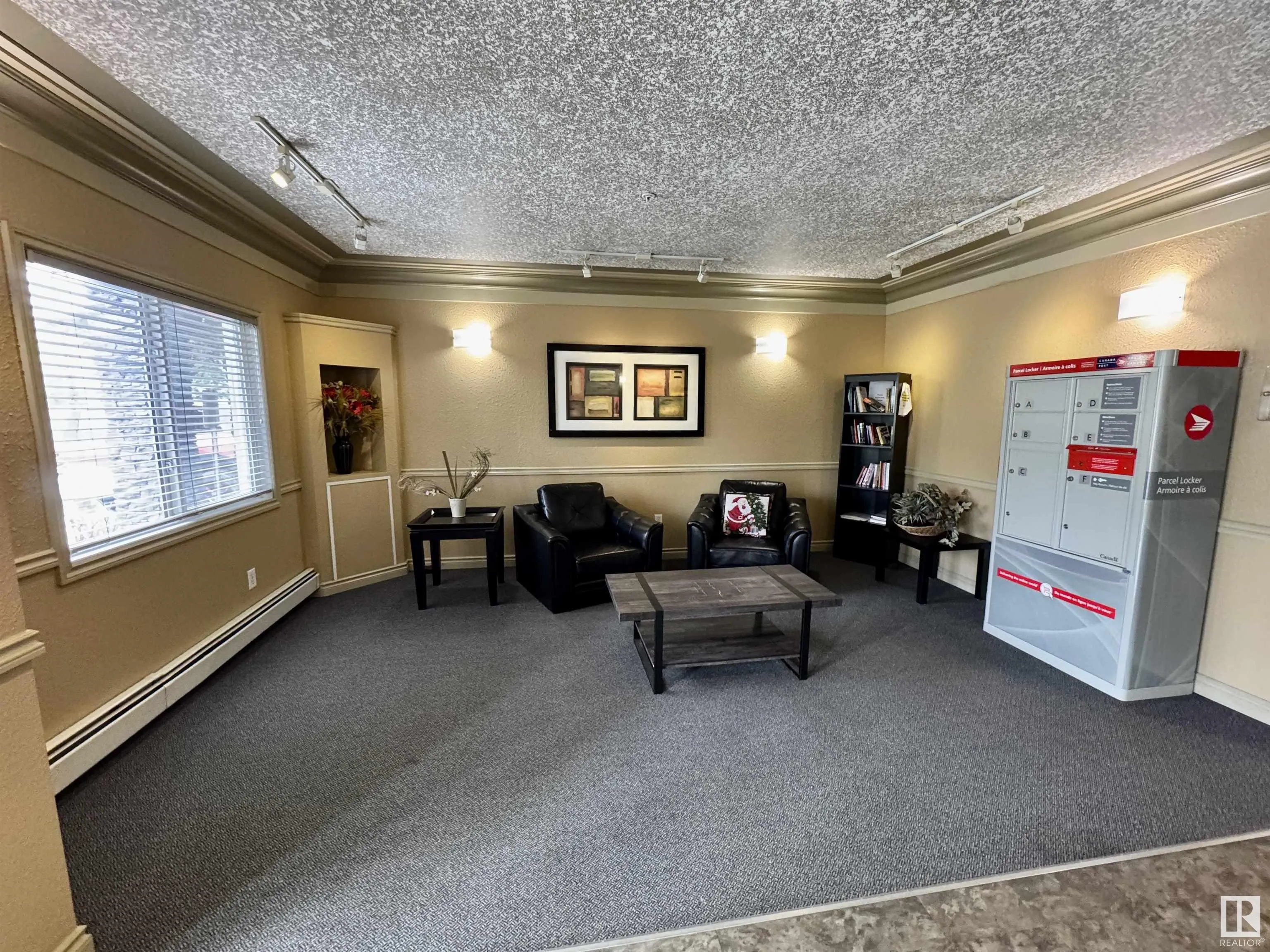70 WOODSMERE Close