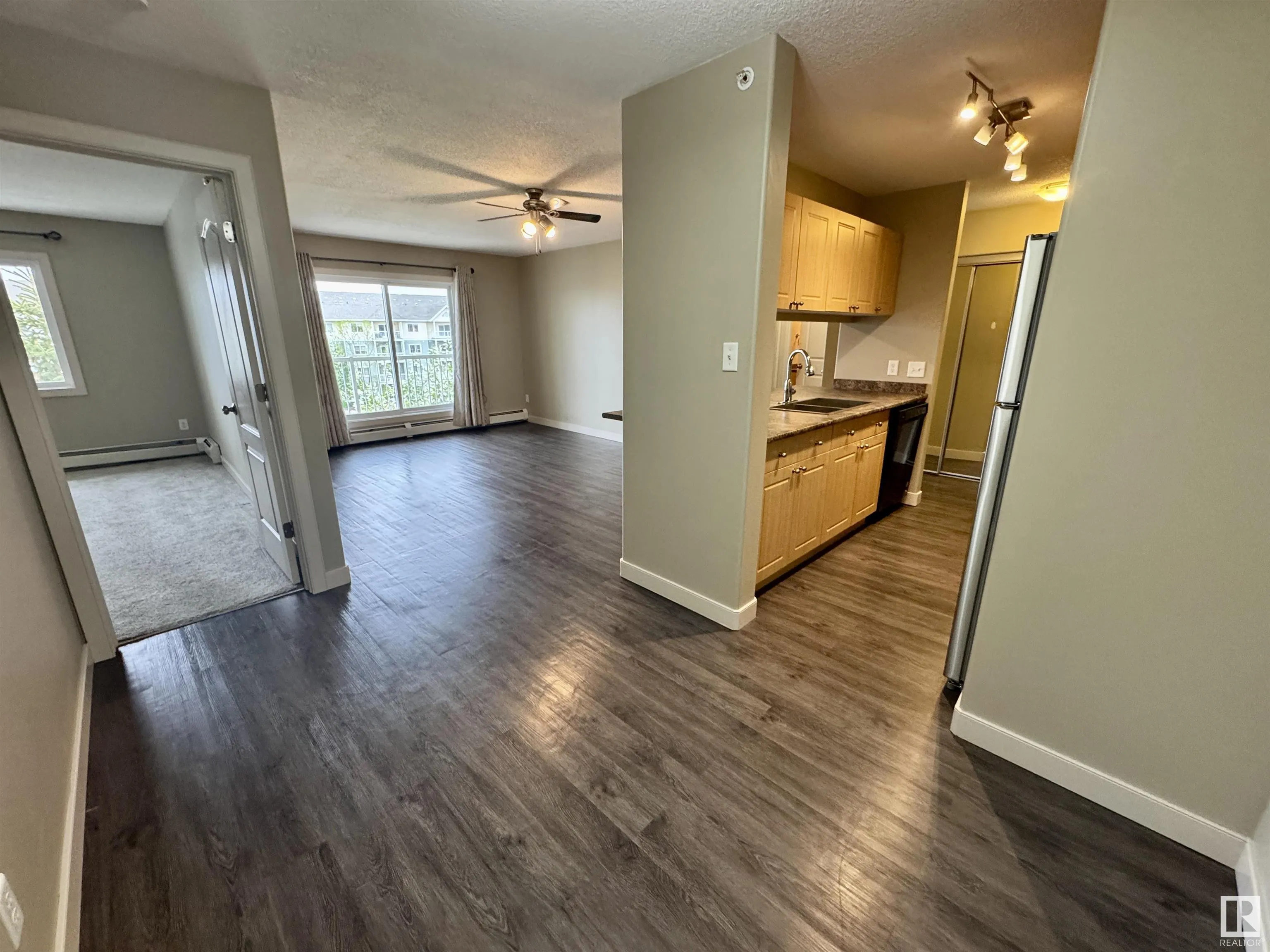 70 WOODSMERE Close
