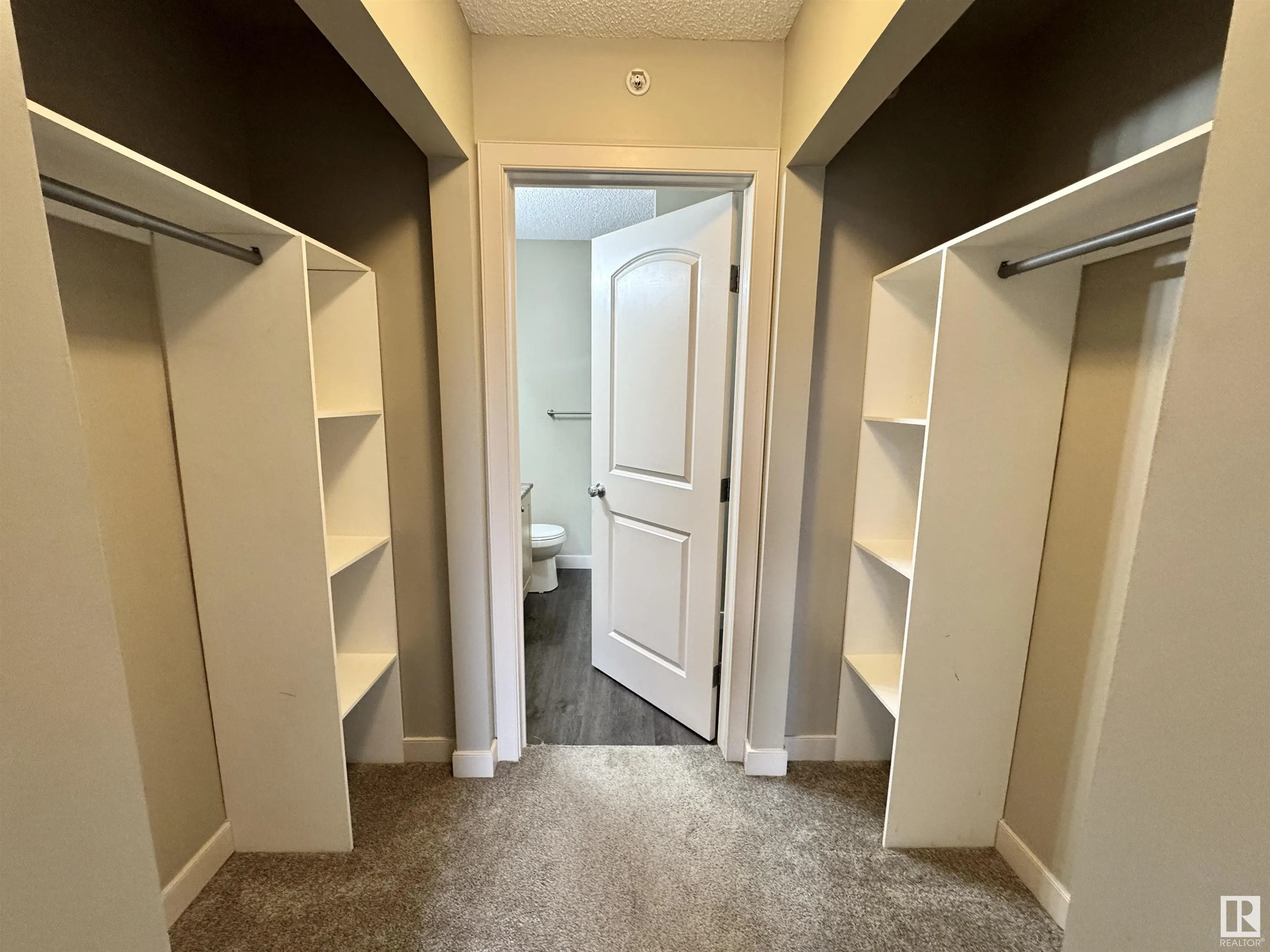 70 WOODSMERE Close