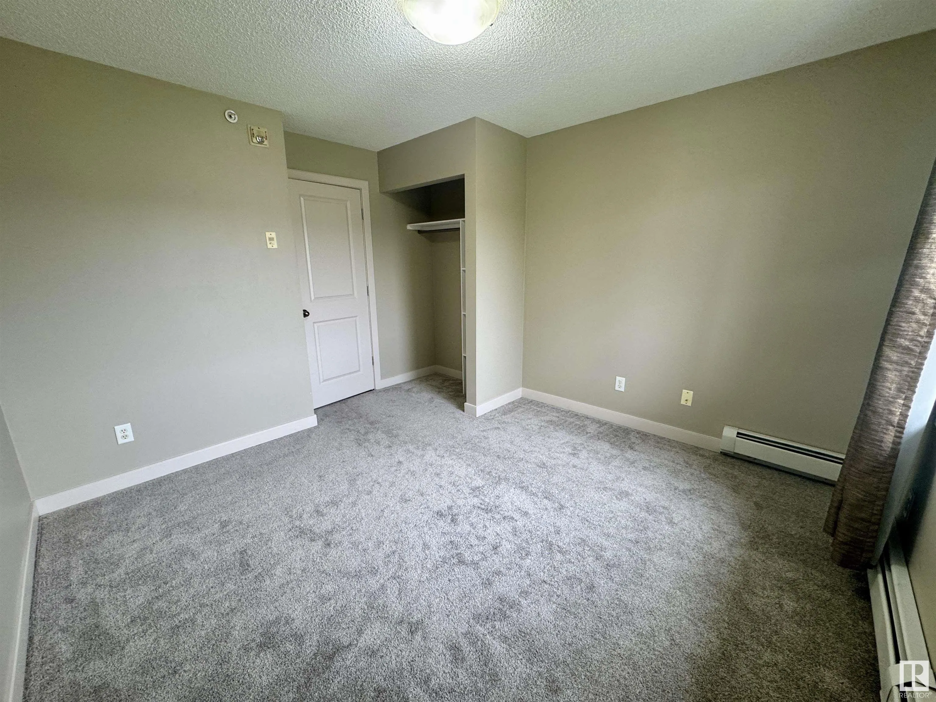 70 WOODSMERE Close