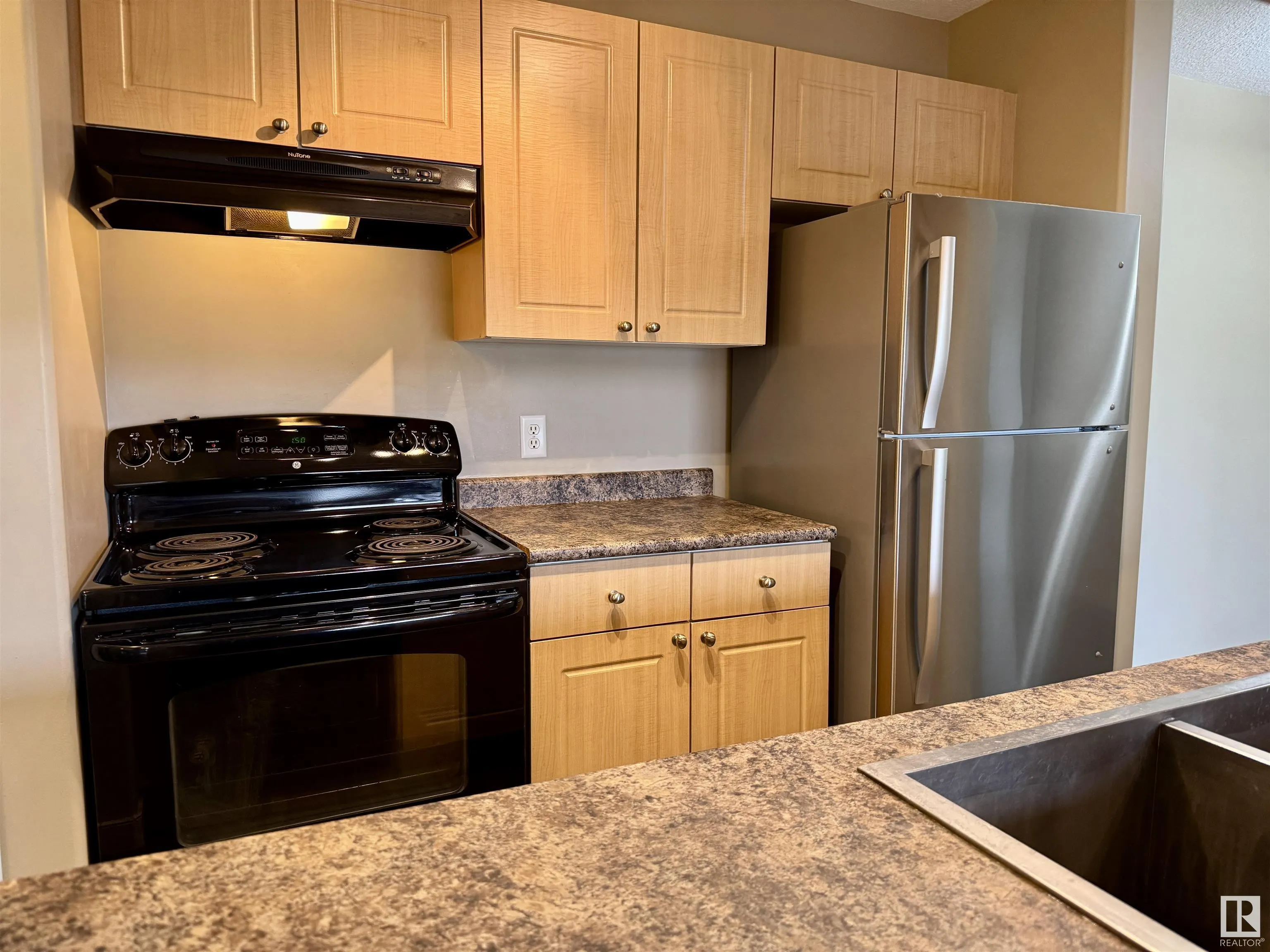 70 WOODSMERE Close