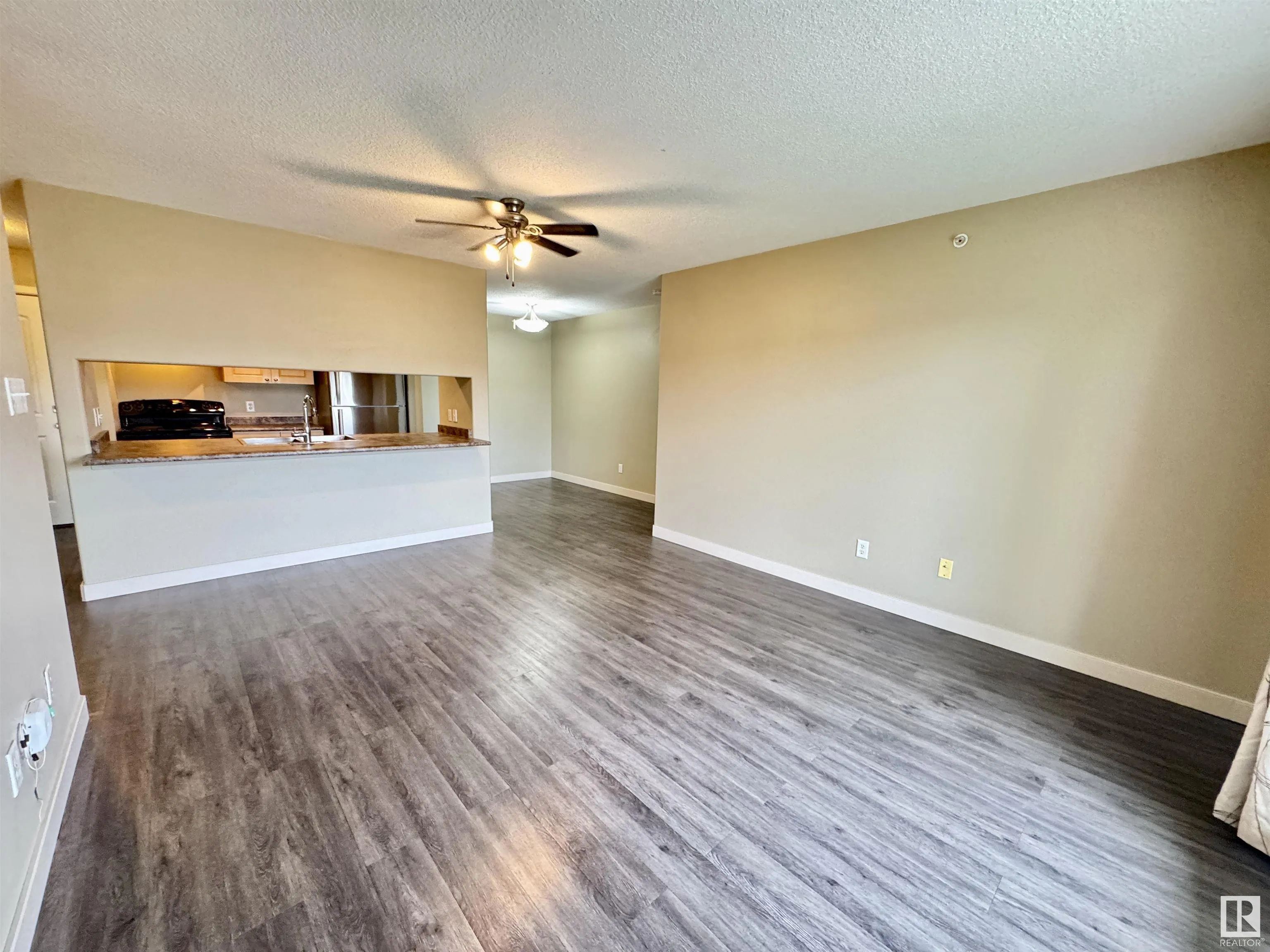 70 WOODSMERE Close