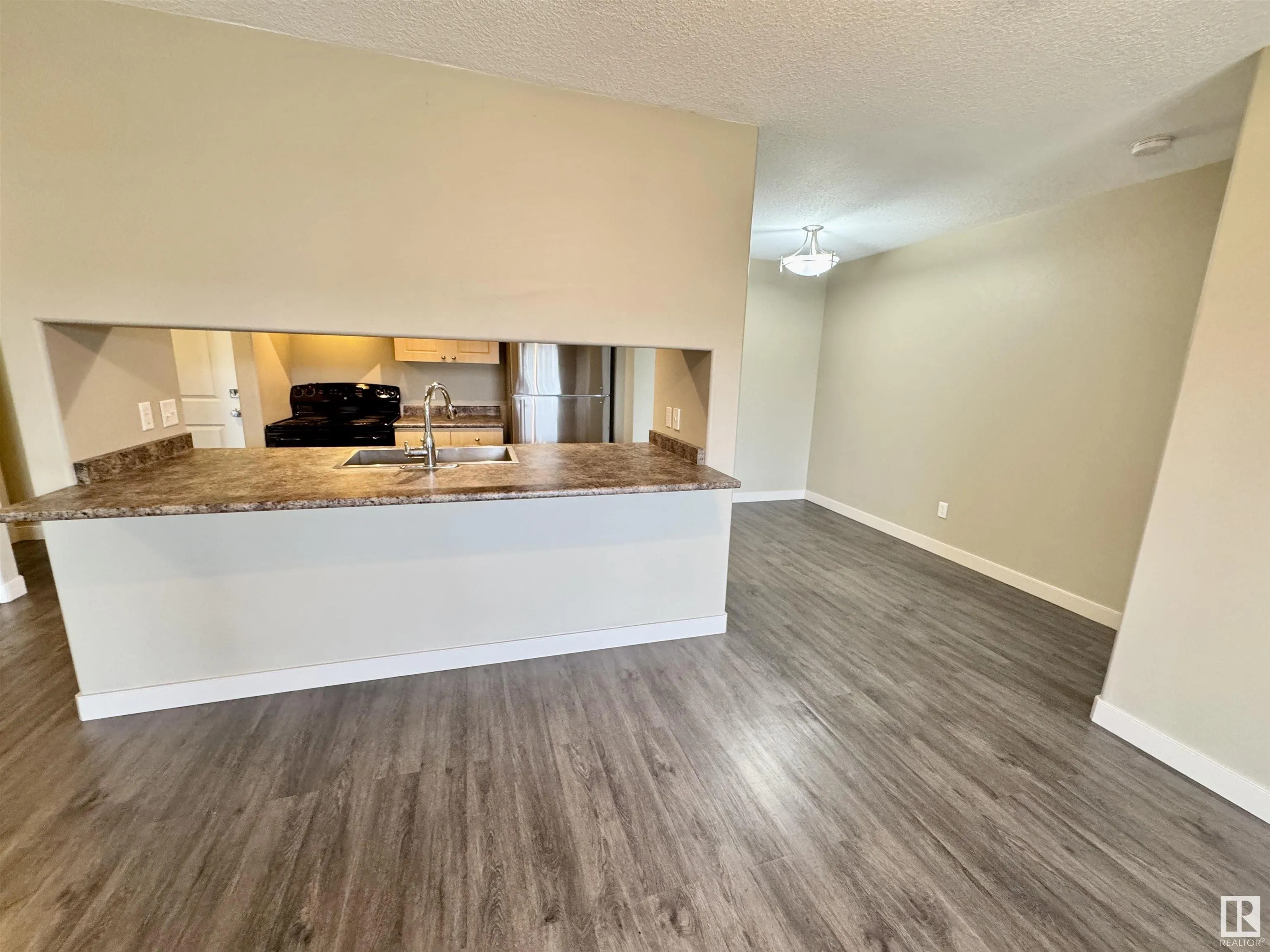 70 WOODSMERE Close