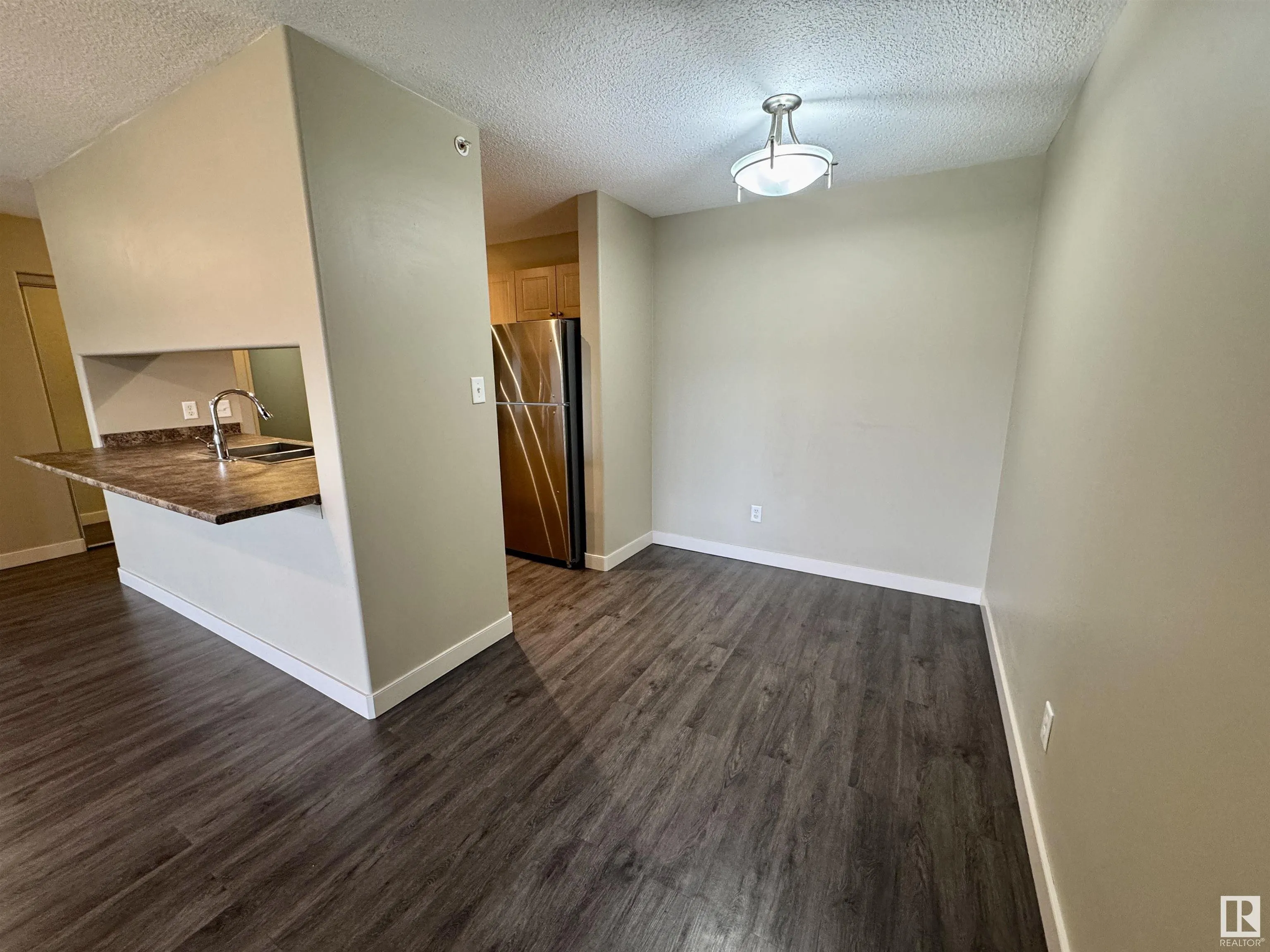 70 WOODSMERE Close