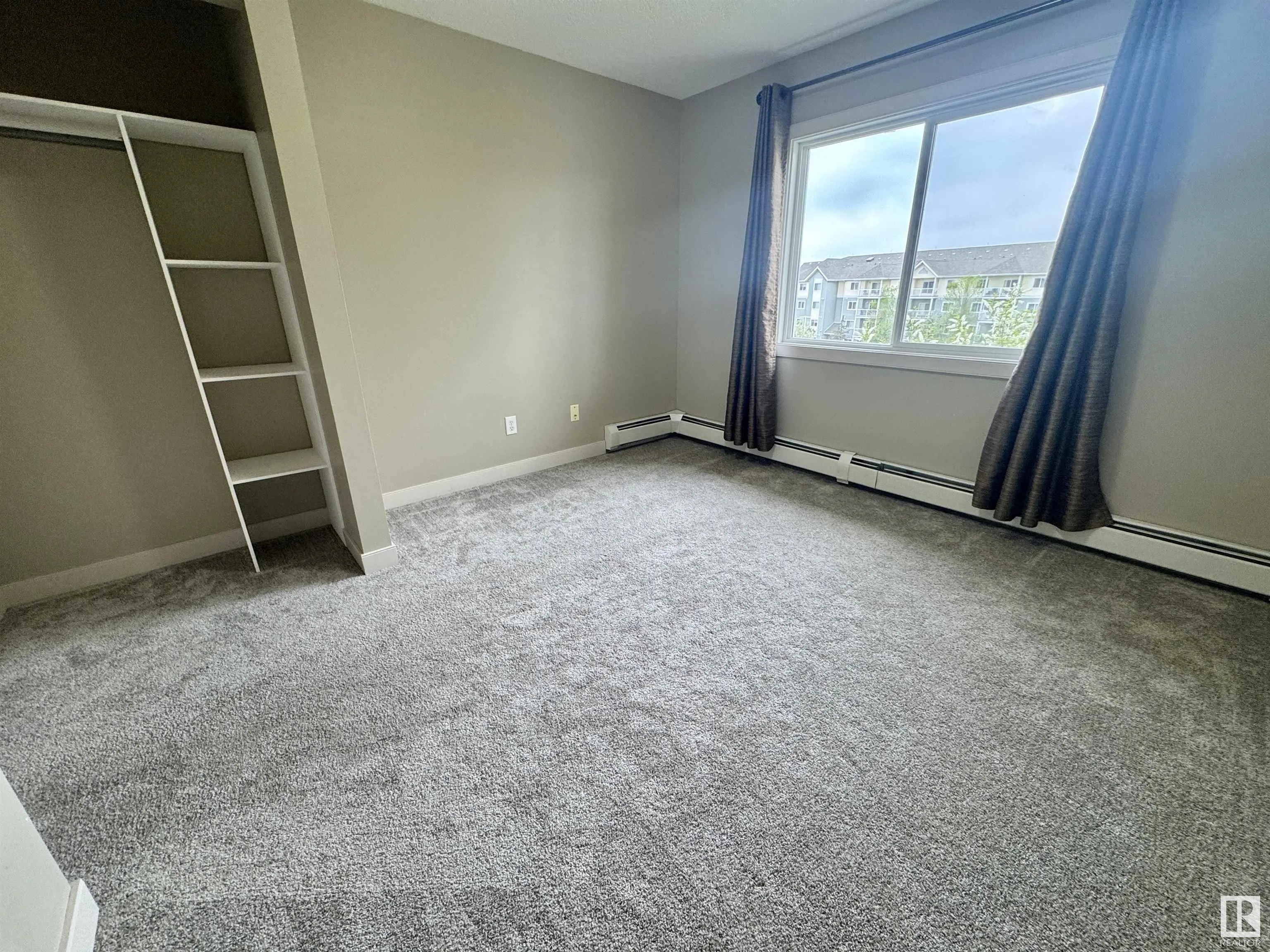 70 WOODSMERE Close