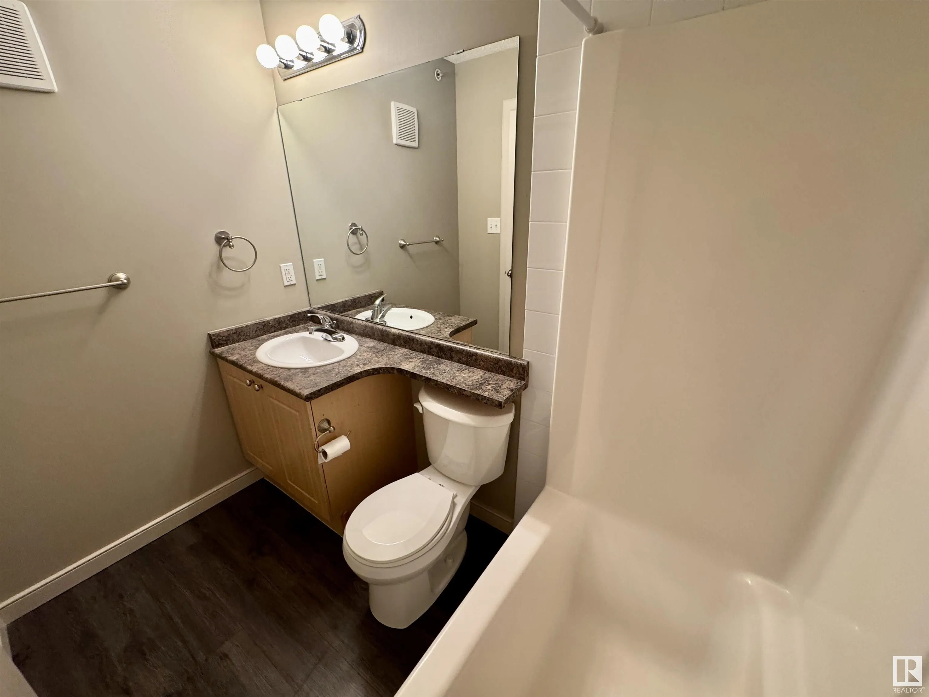70 WOODSMERE Close