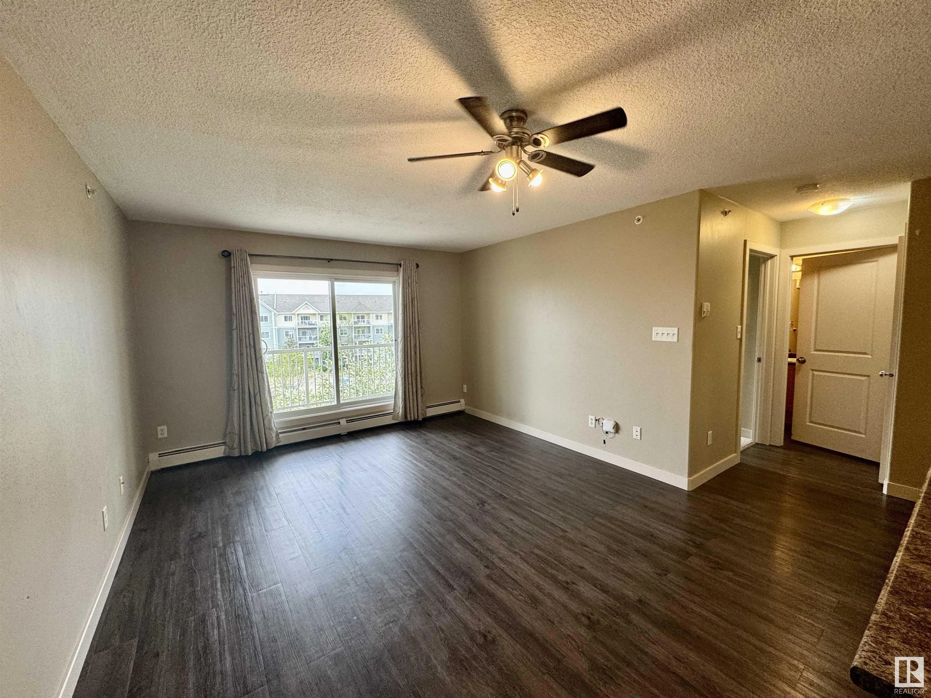 70 WOODSMERE Close