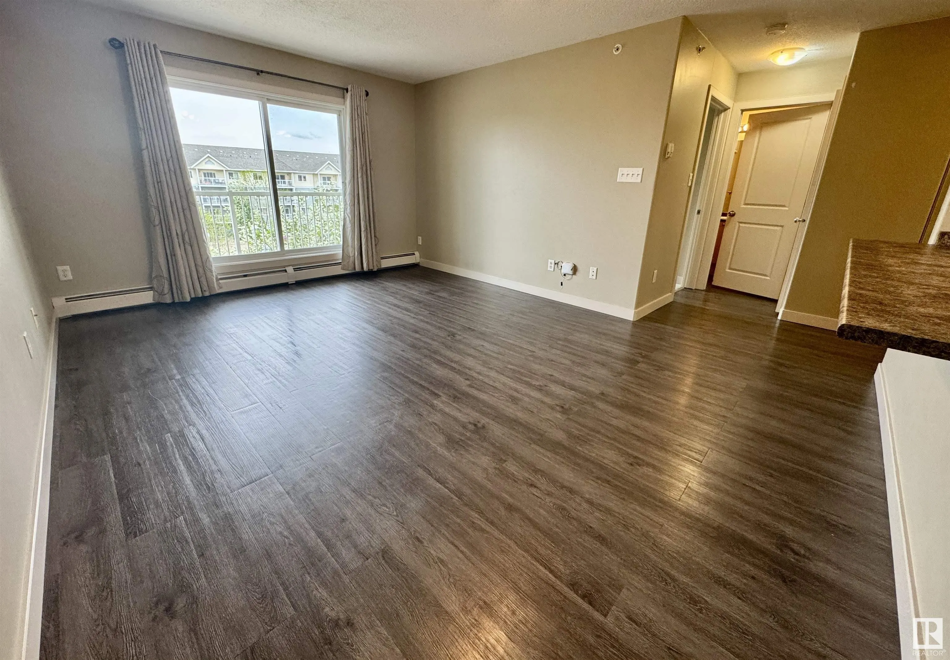70 WOODSMERE Close