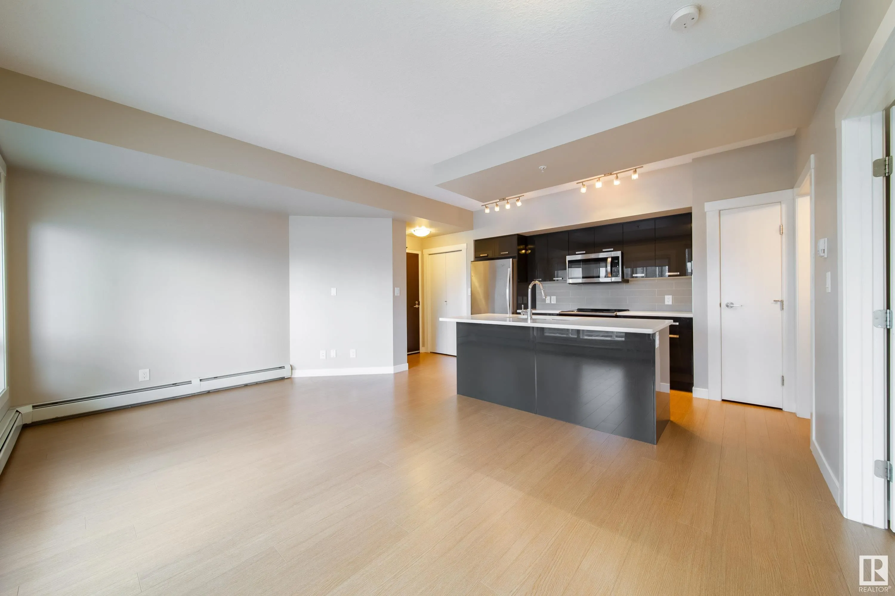 10410 102 Avenue