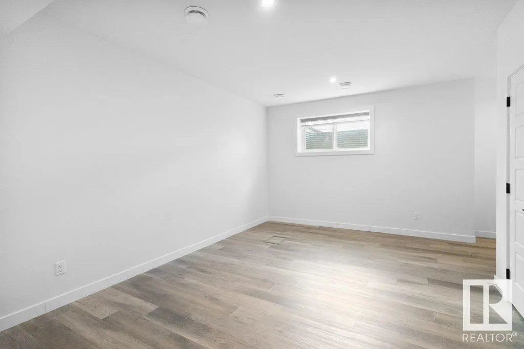 184 CALEDONIA Drive