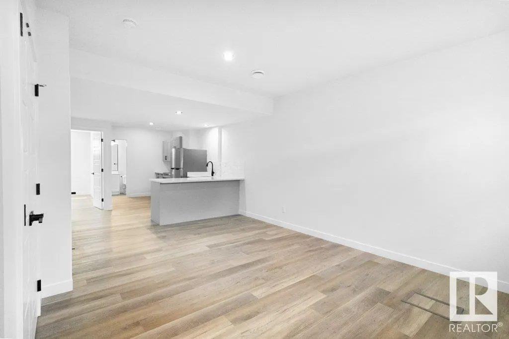 184 CALEDONIA Drive