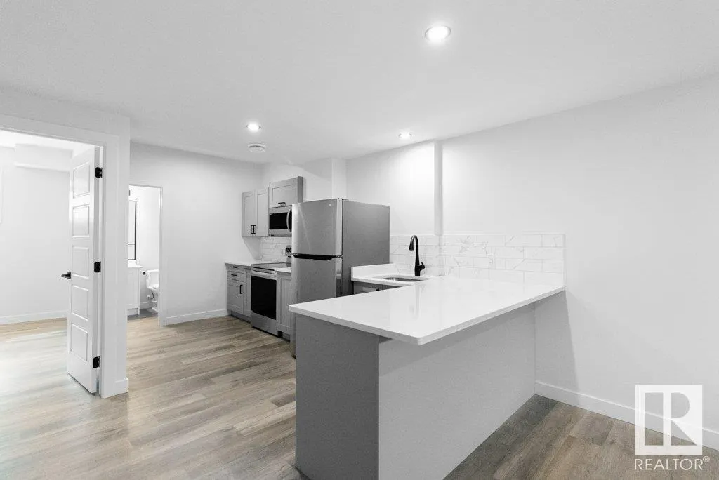184 CALEDONIA Drive