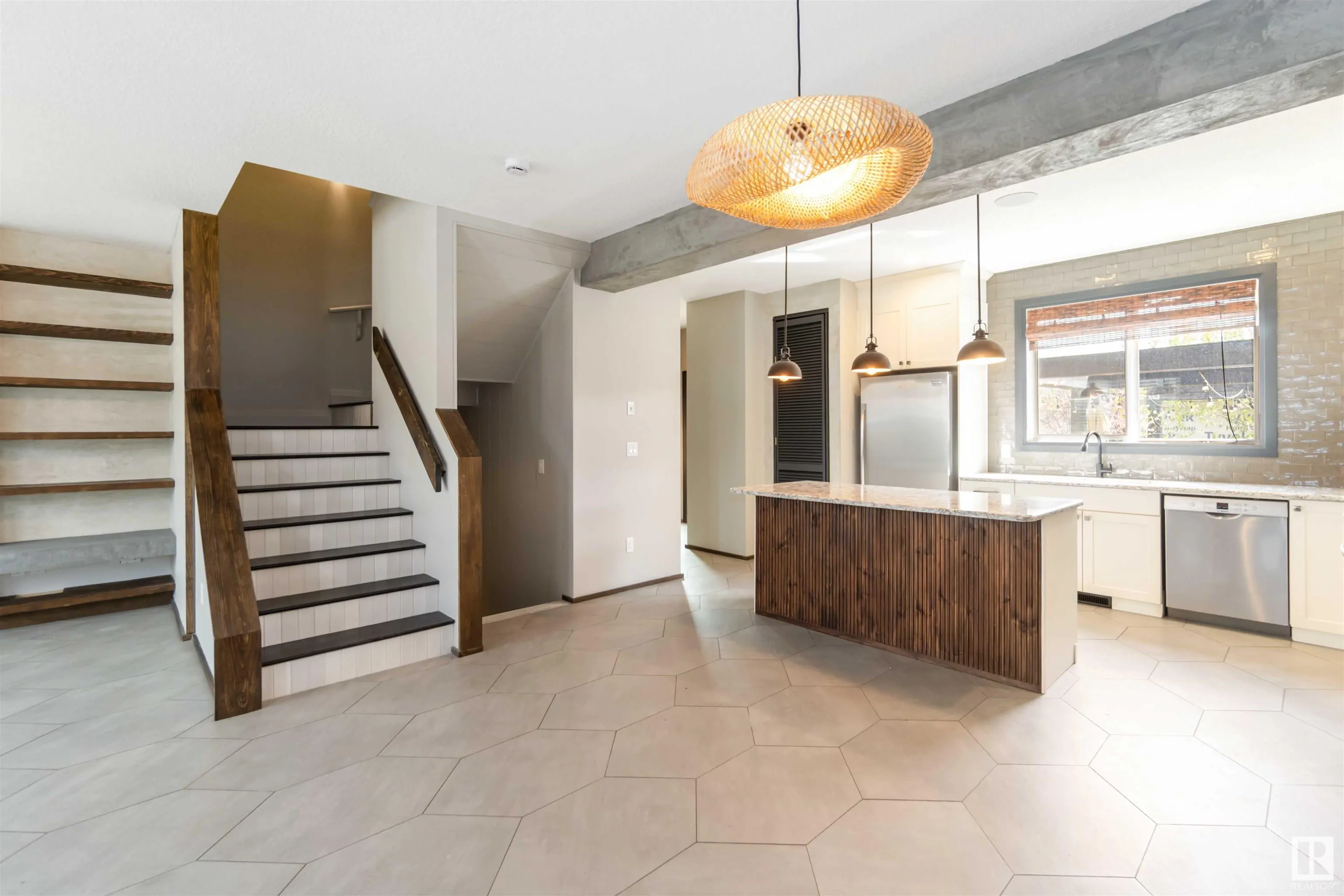26 KENTON Way