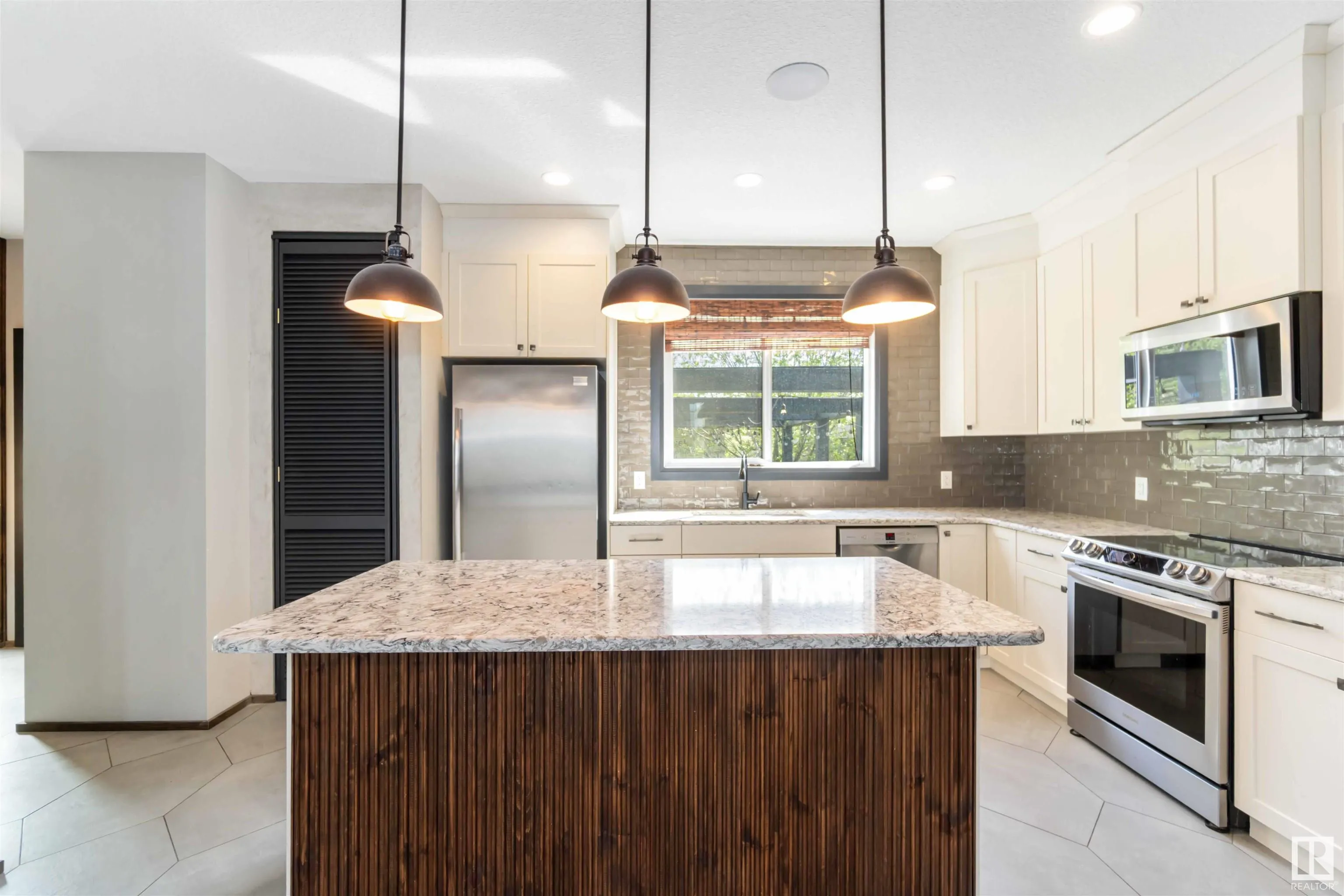 26 KENTON Way