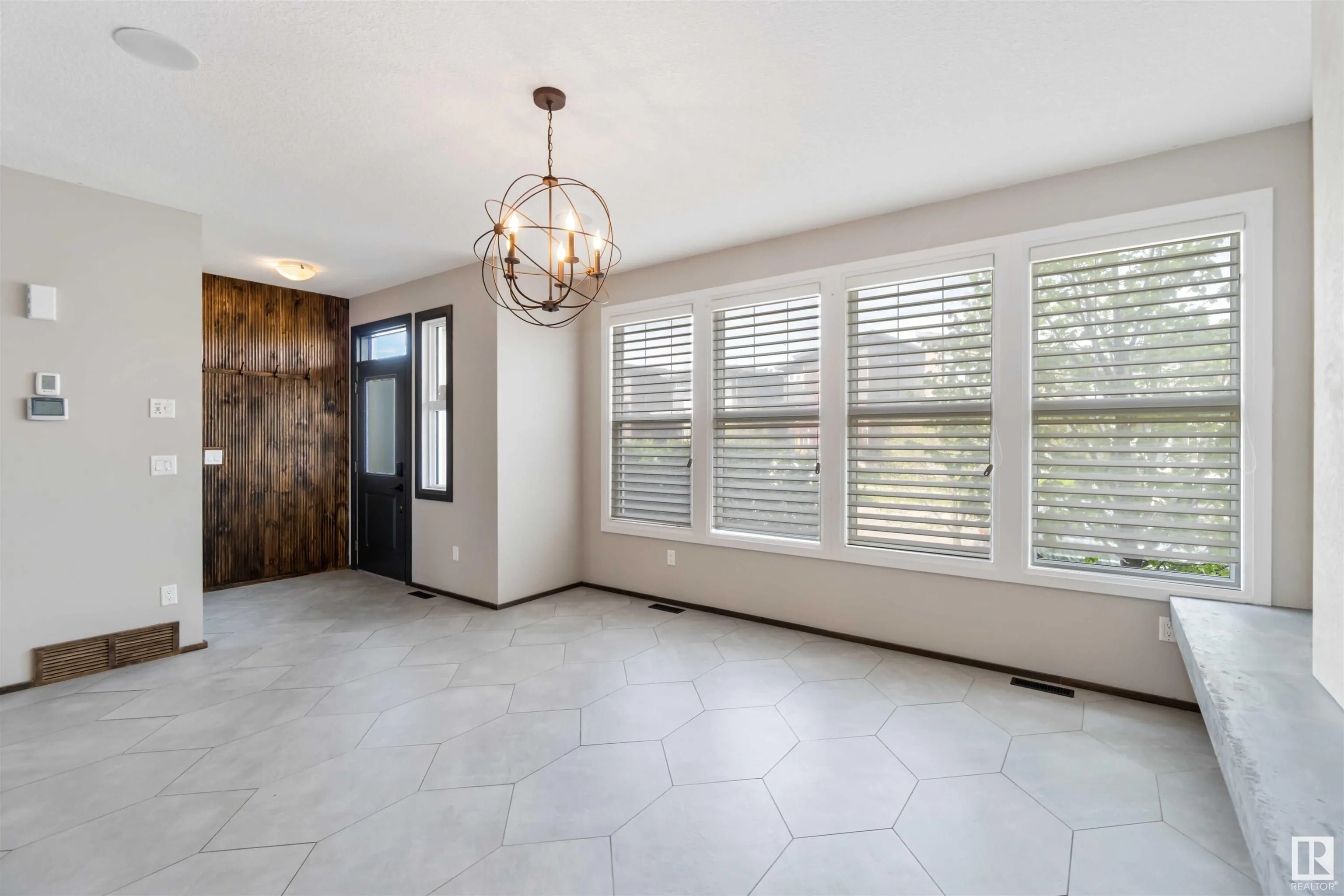 26 KENTON Way