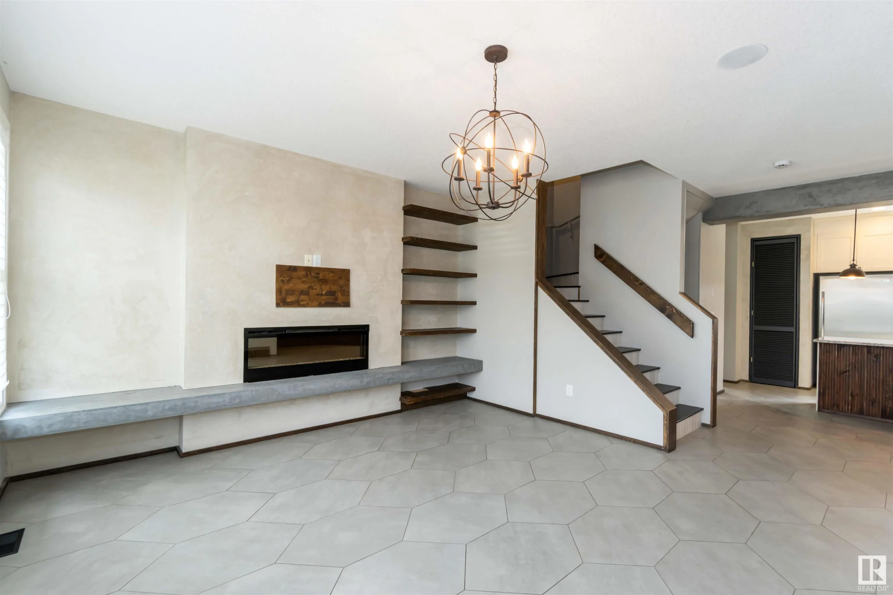26 KENTON Way