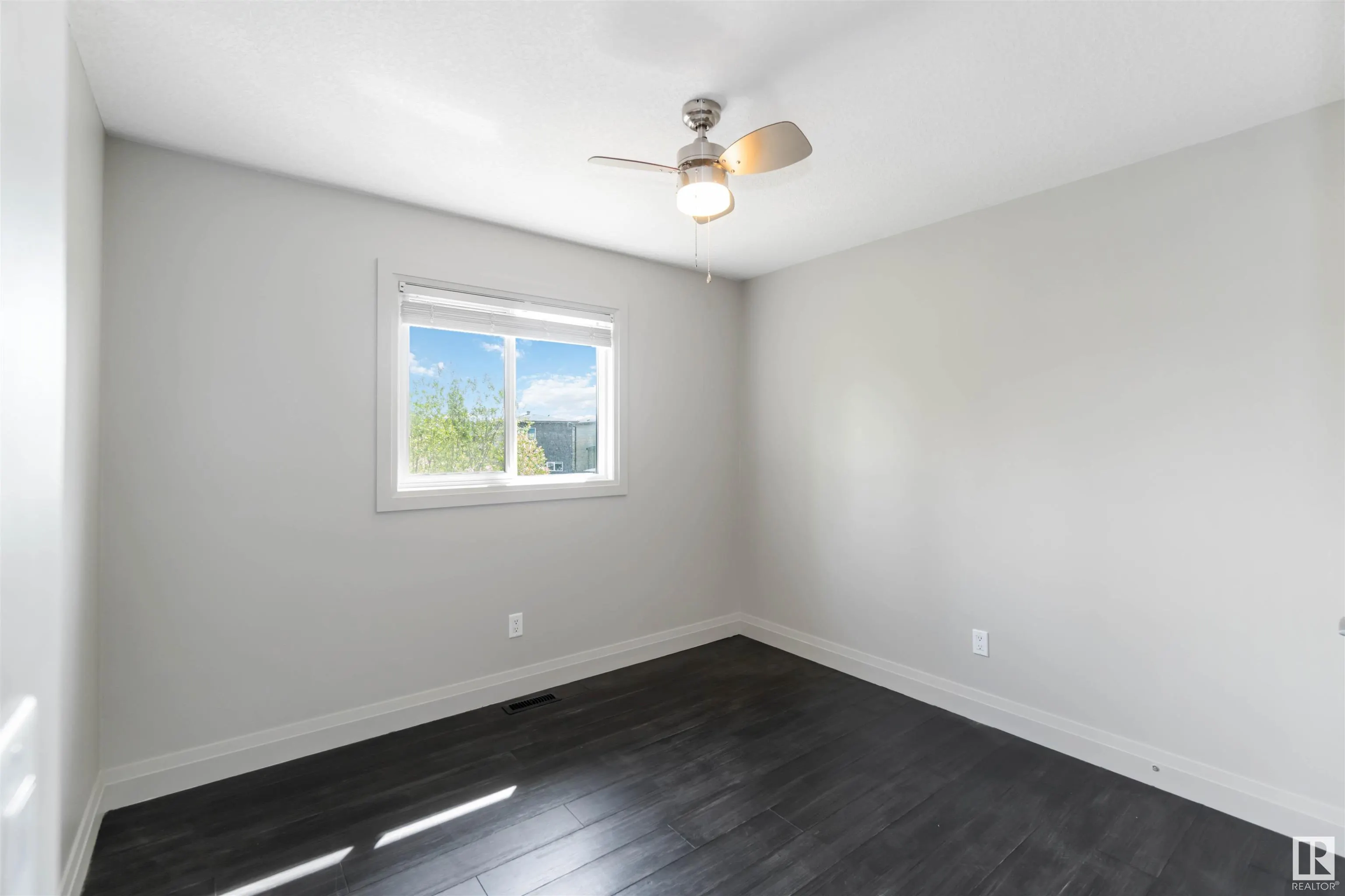 26 KENTON Way