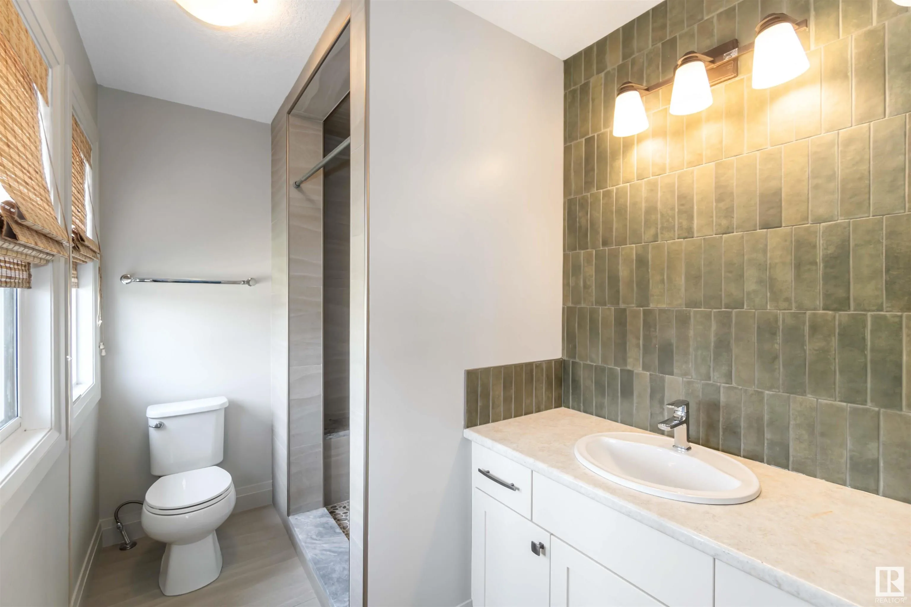 26 KENTON Way