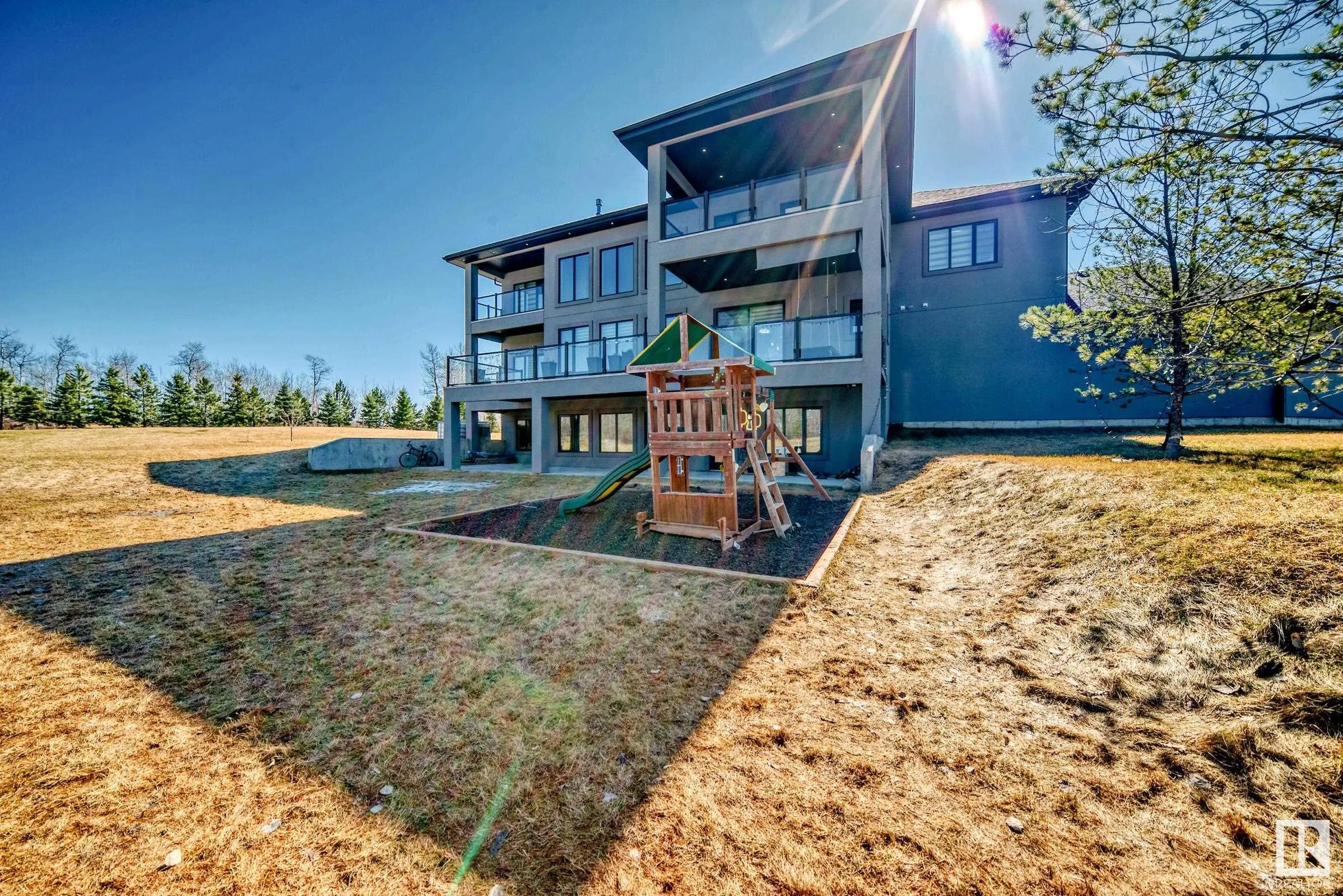 52105 RGE ROAD 225