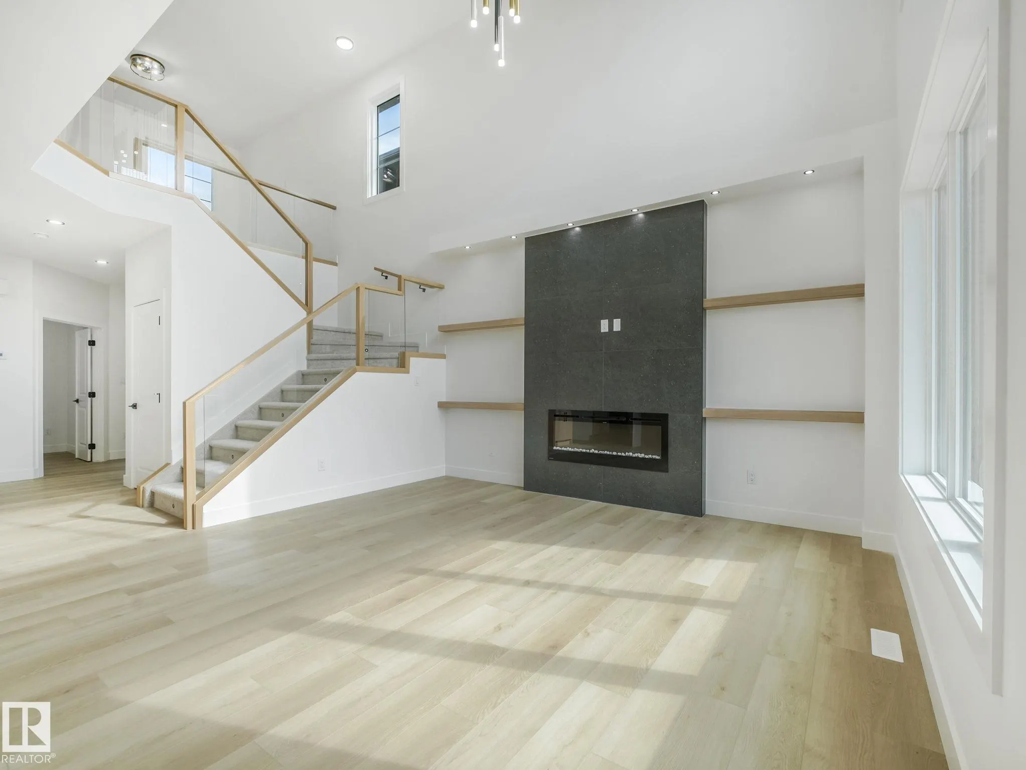 141 Creekside Lane