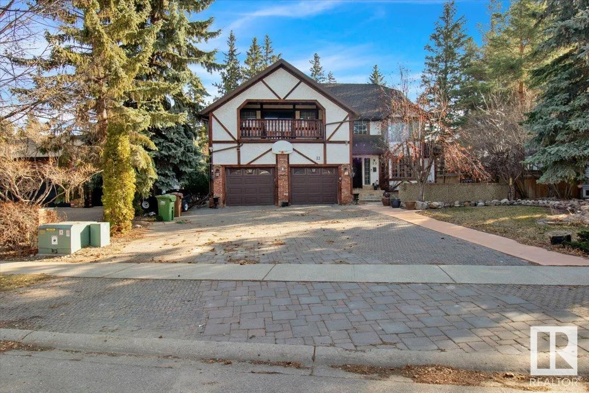 33 GLEN MEADOW Crescent