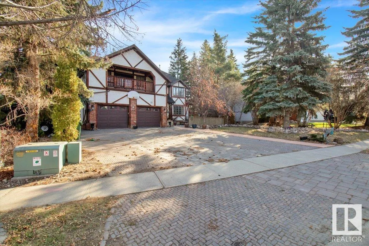 33 GLEN MEADOW Crescent