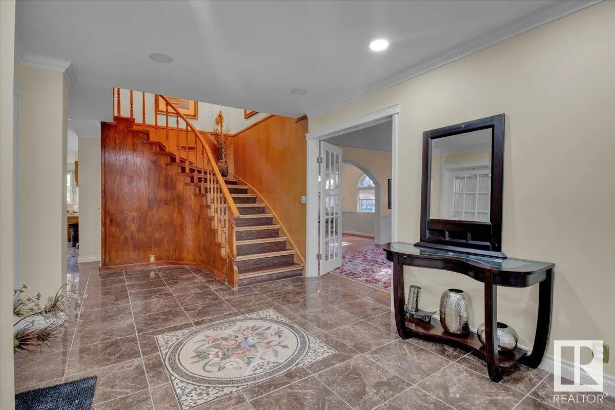 33 GLEN MEADOW Crescent