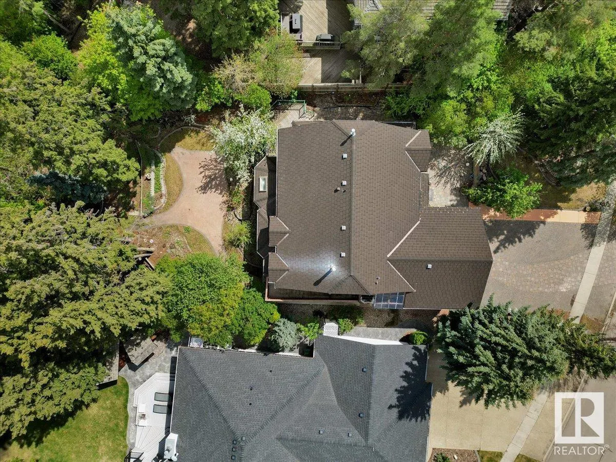 33 GLEN MEADOW Crescent