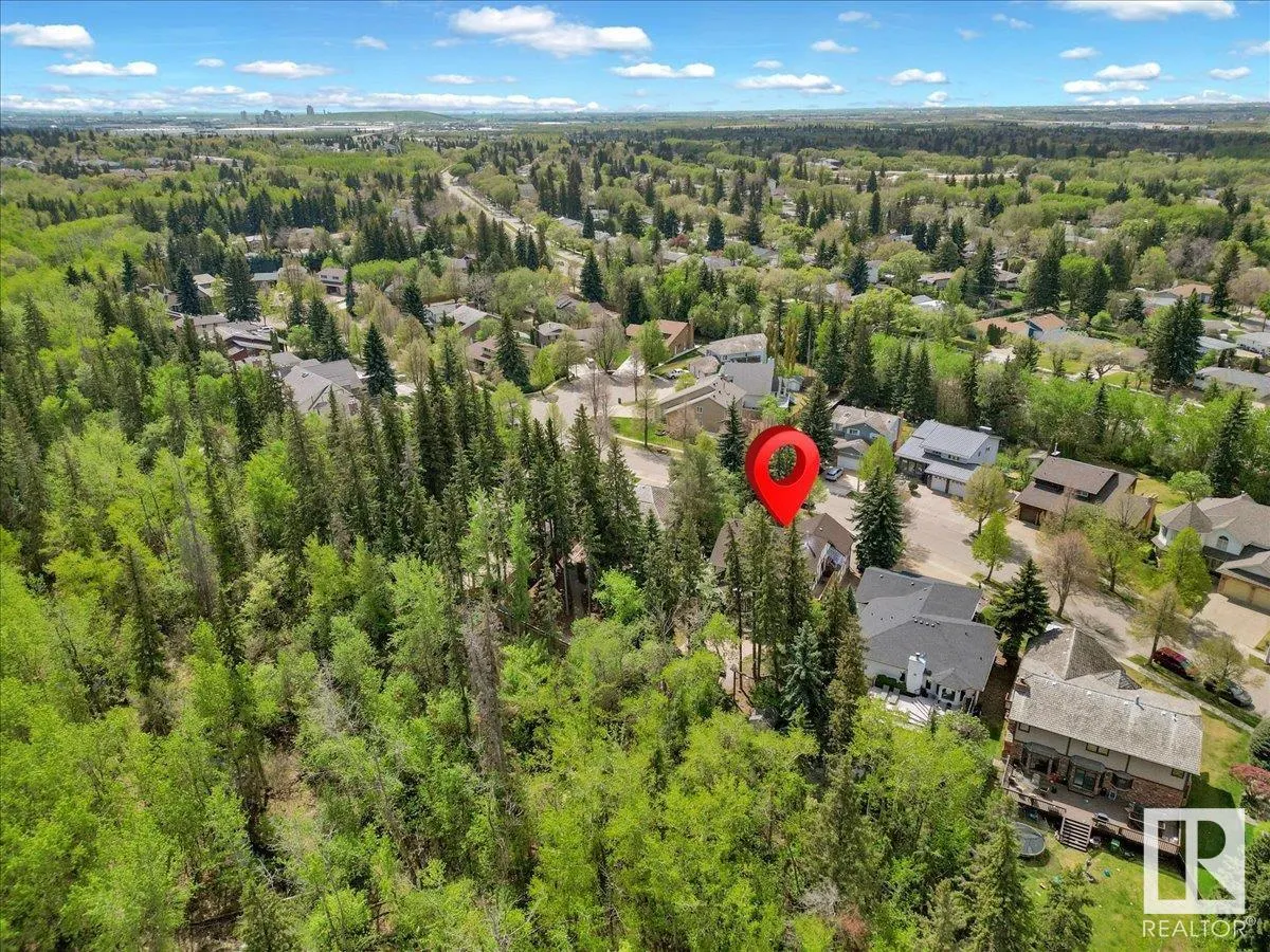33 GLEN MEADOW Crescent