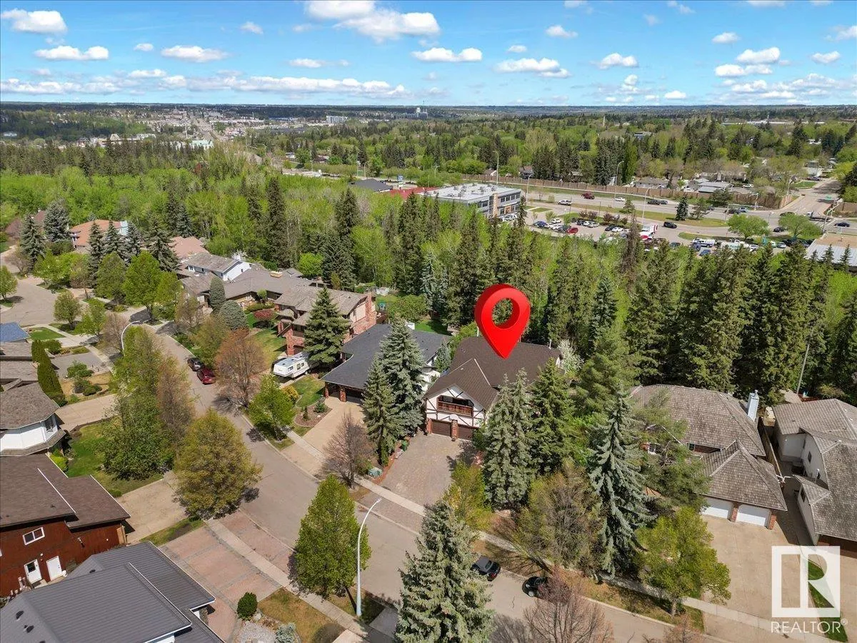 33 GLEN MEADOW Crescent