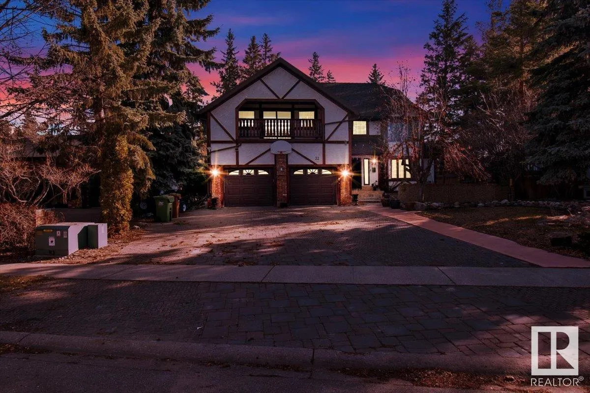 33 GLEN MEADOW Crescent