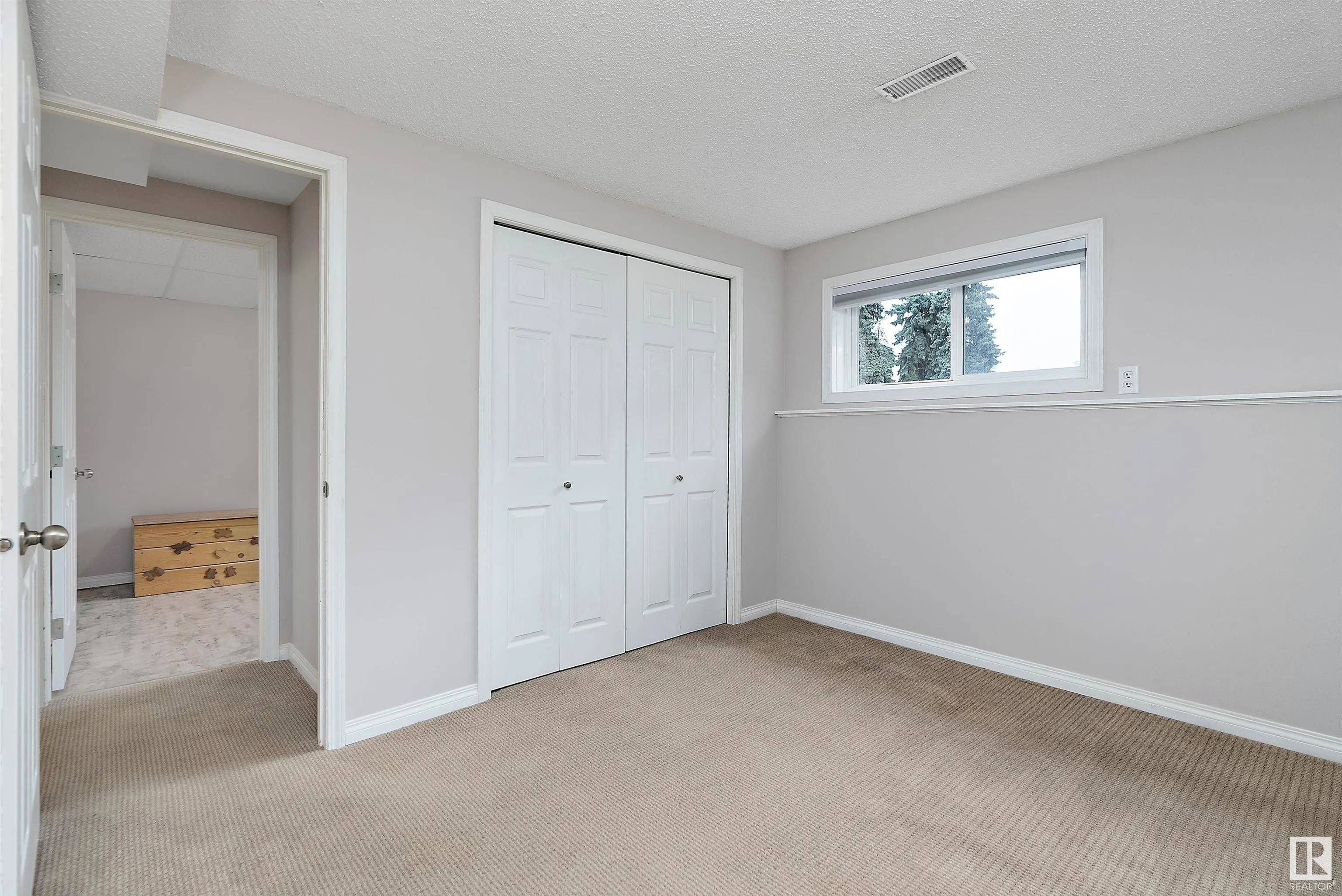 212 WOODBRIDGE Way