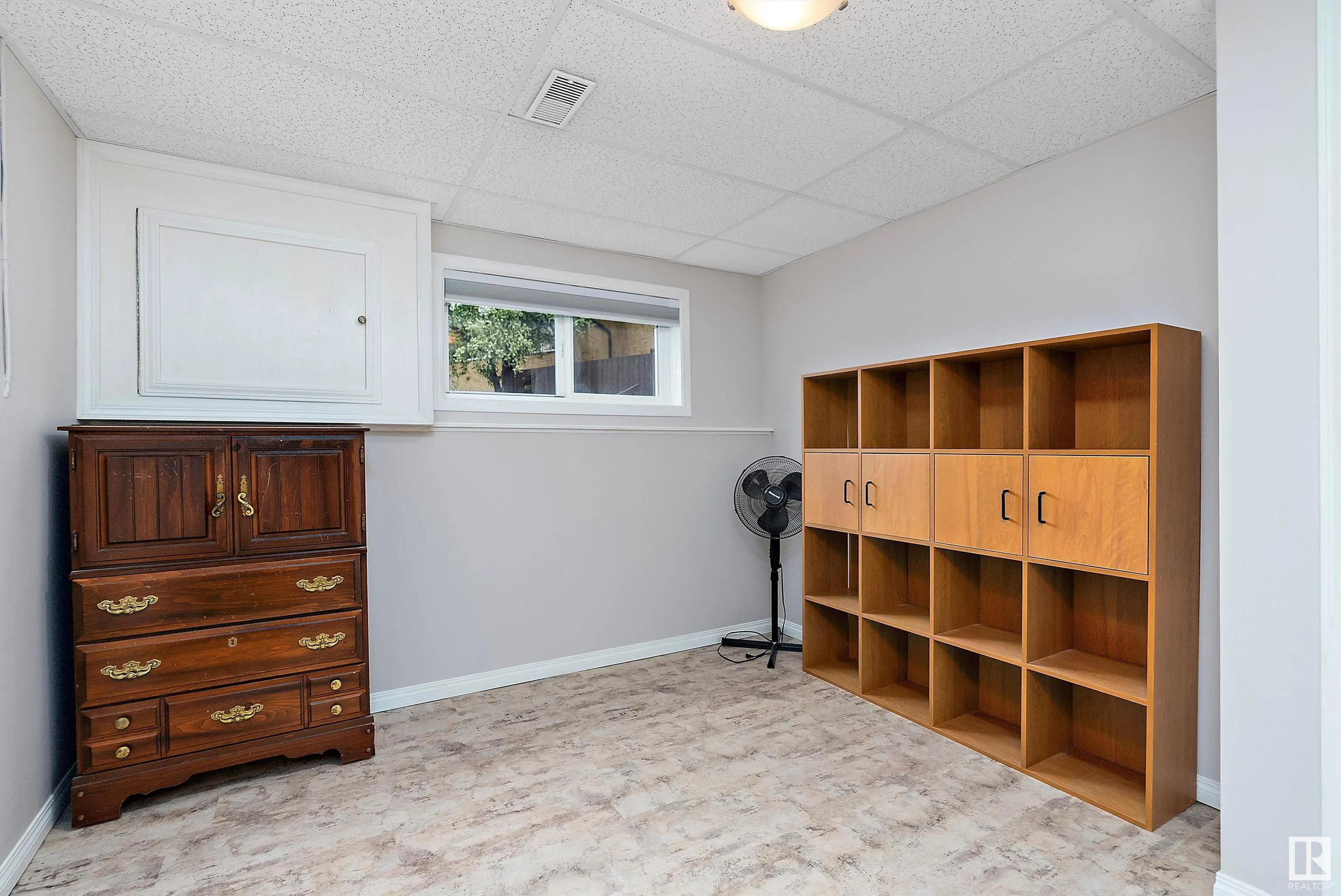 212 WOODBRIDGE Way