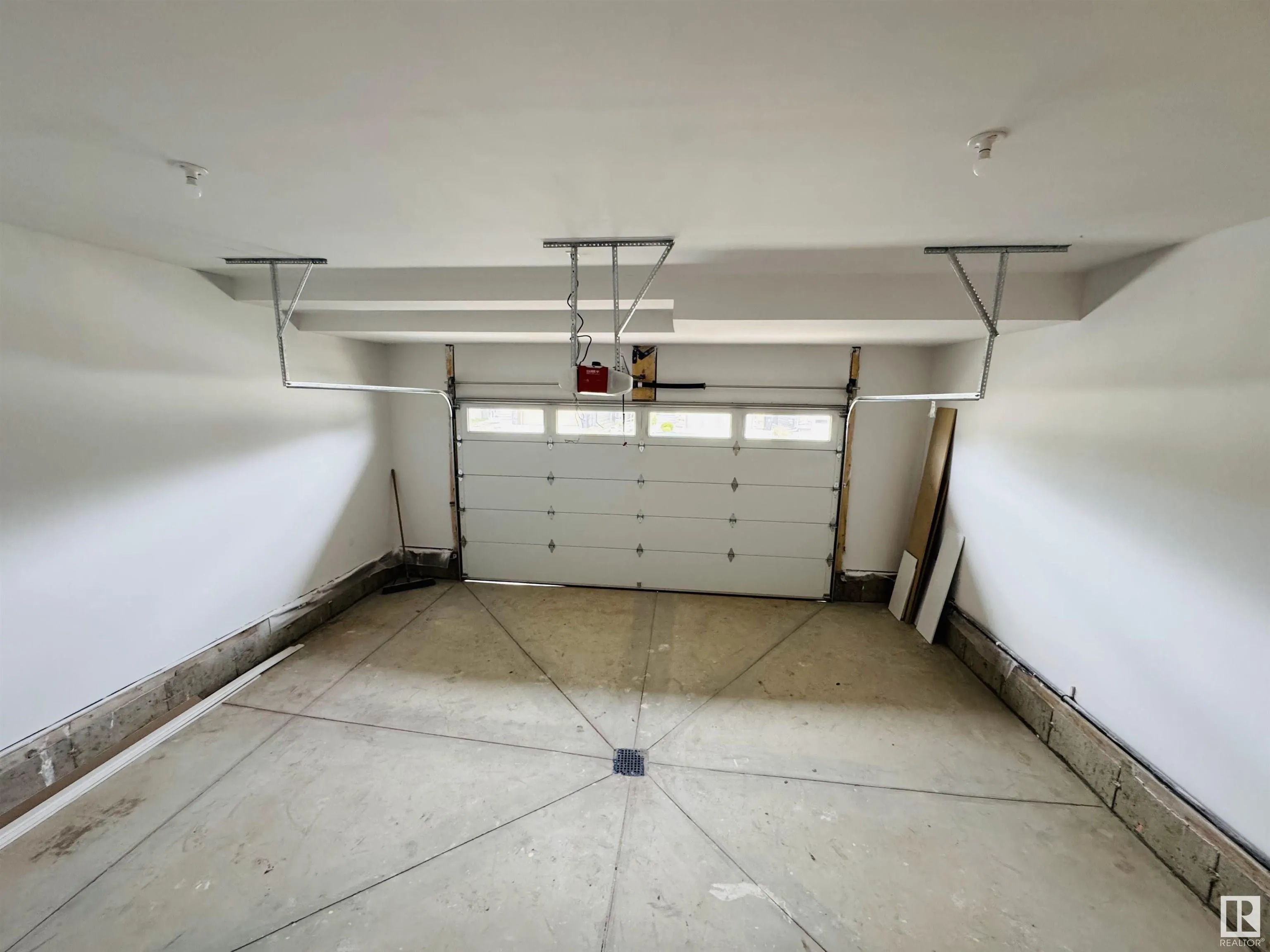165 Edgewater Cir