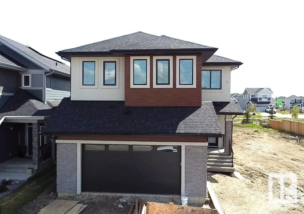 165 Edgewater Cir