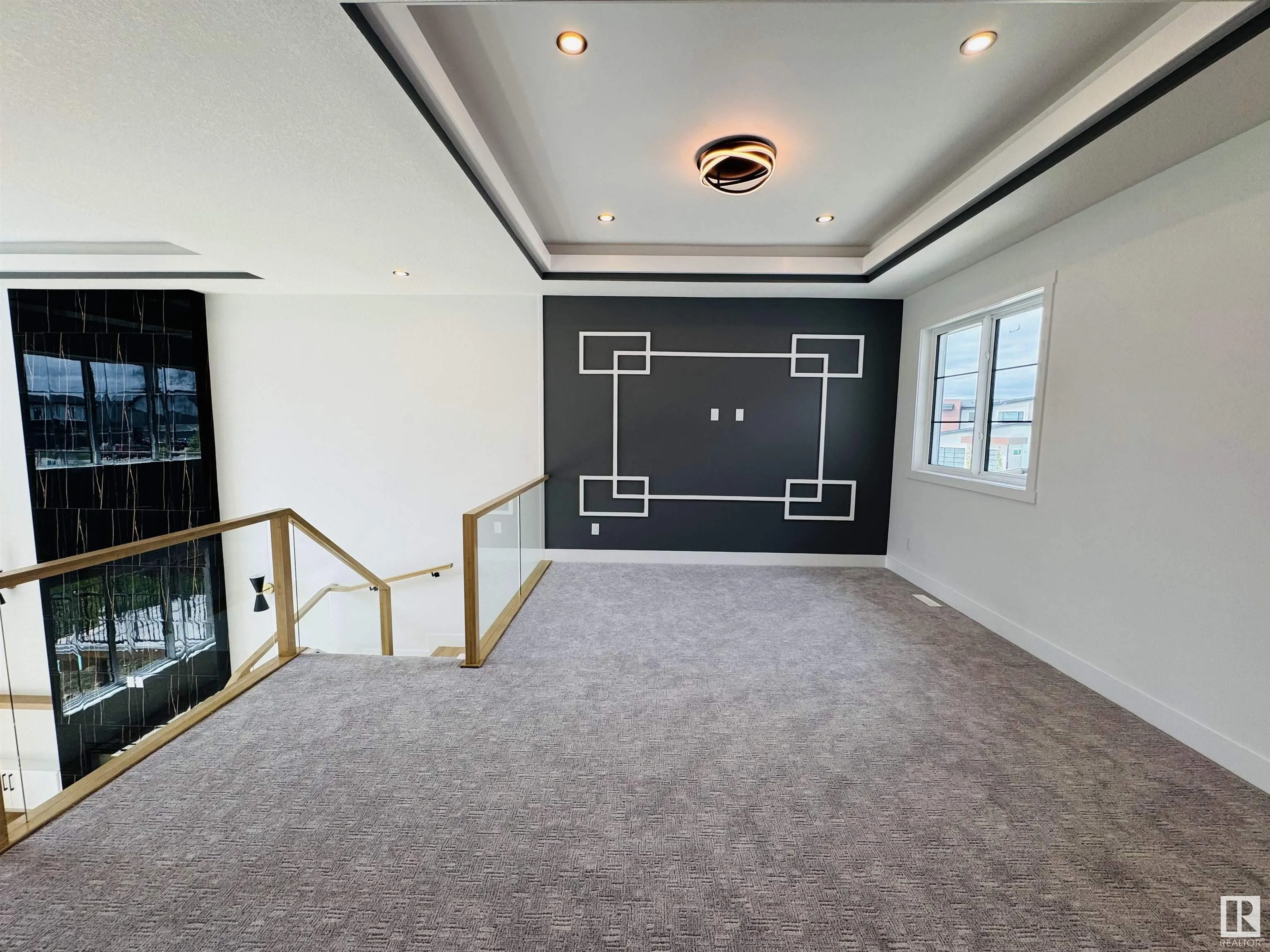 165 Edgewater Cir