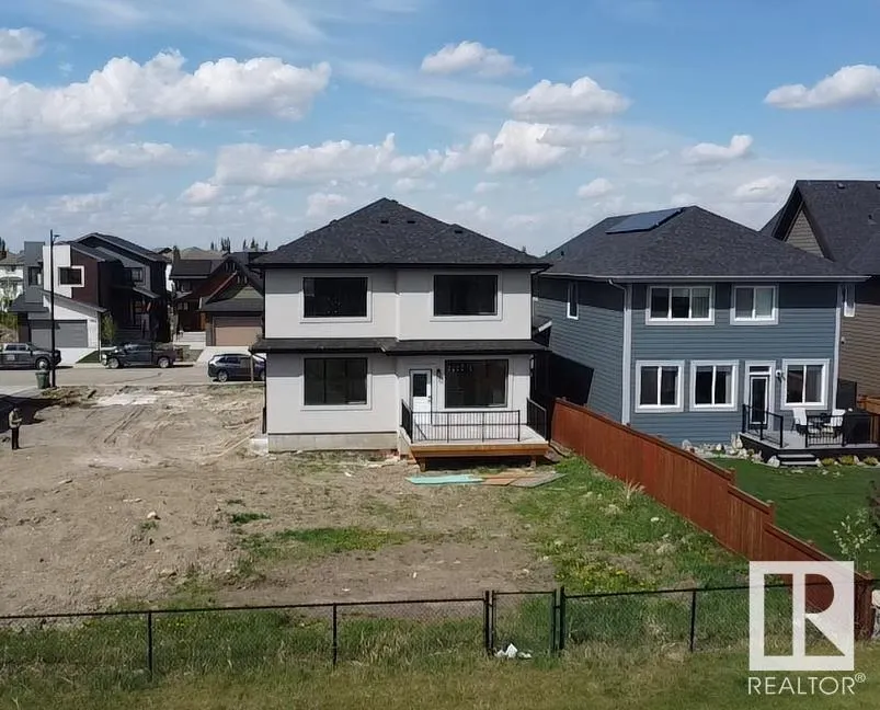 165 Edgewater Cir