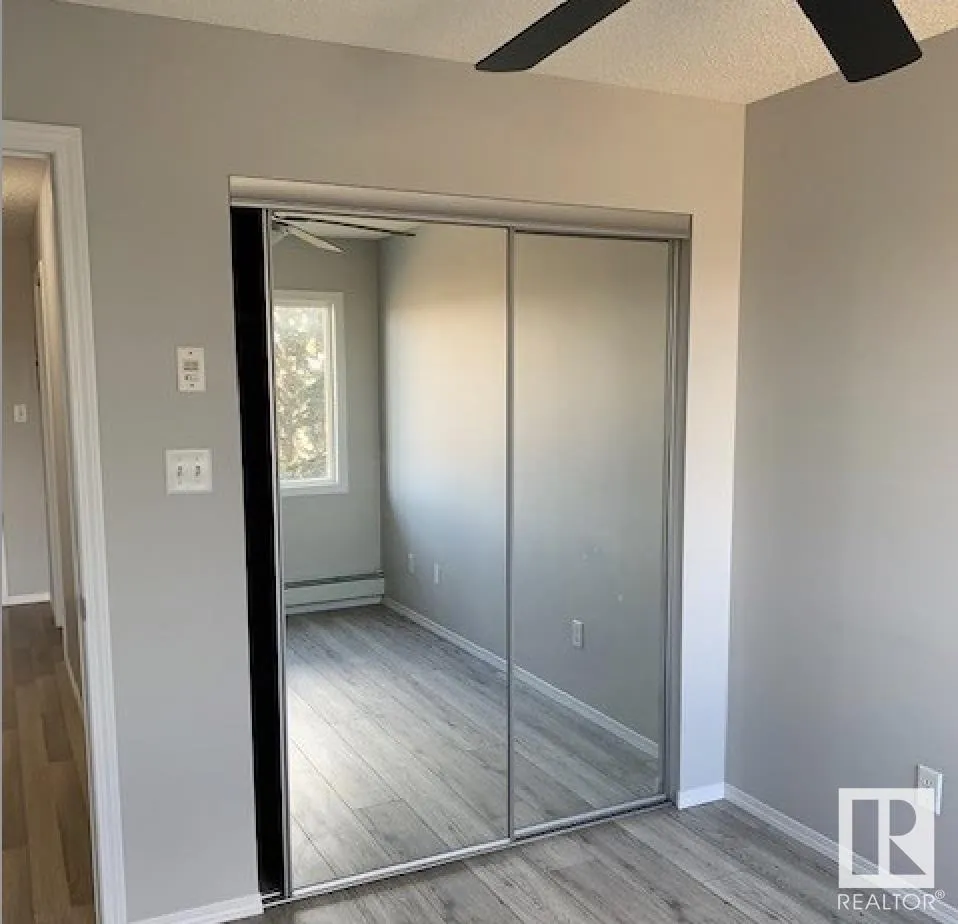 70 WOODSMERE Close