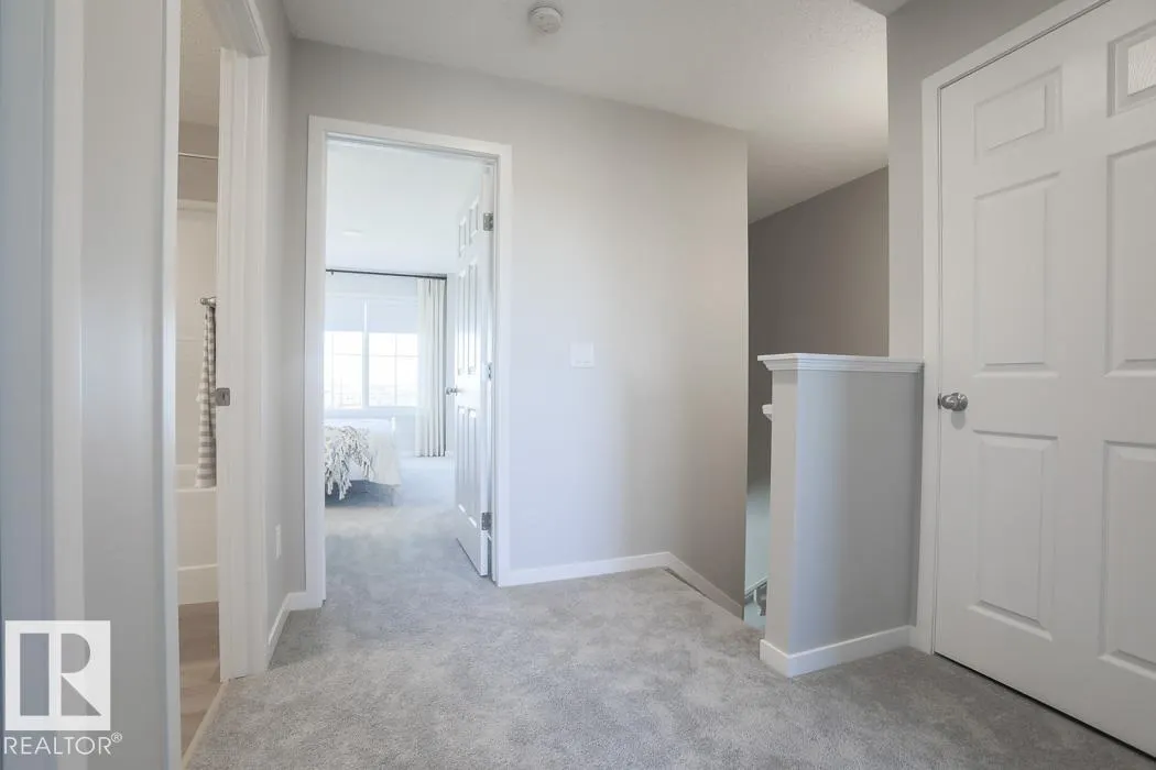 4584 Warbler Loop