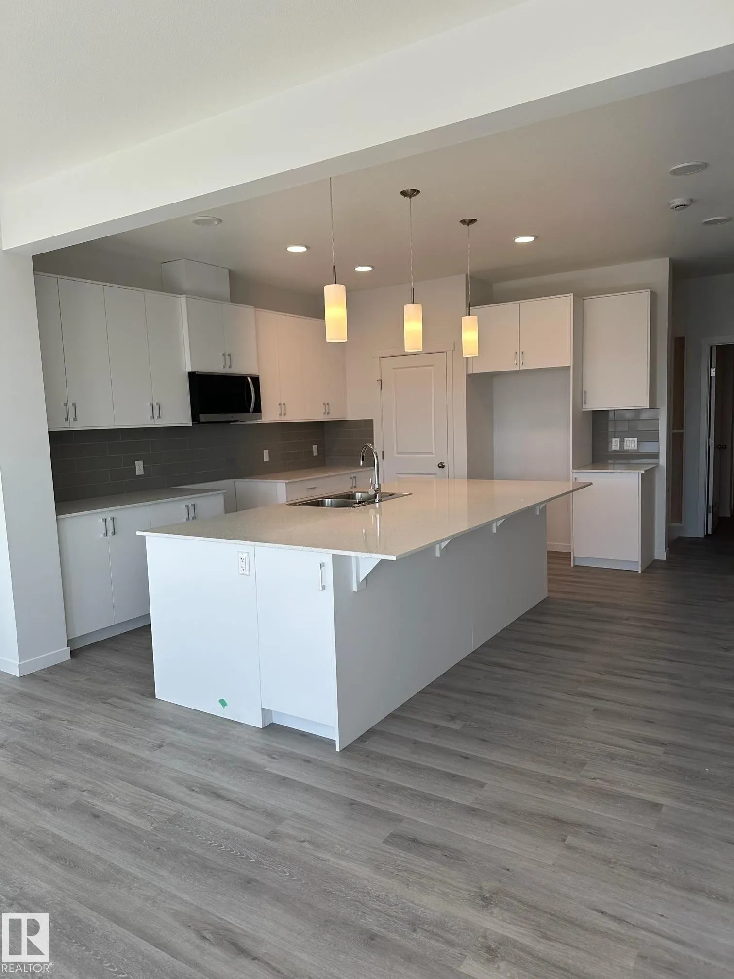 3964 Wren Loop