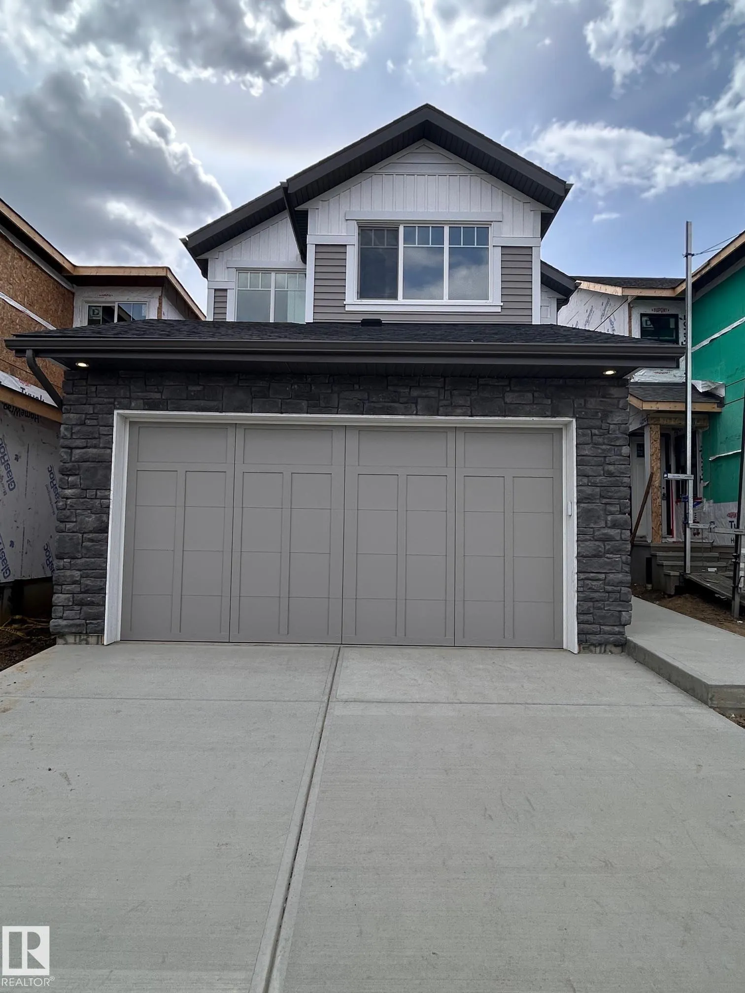 3964 Wren Loop
