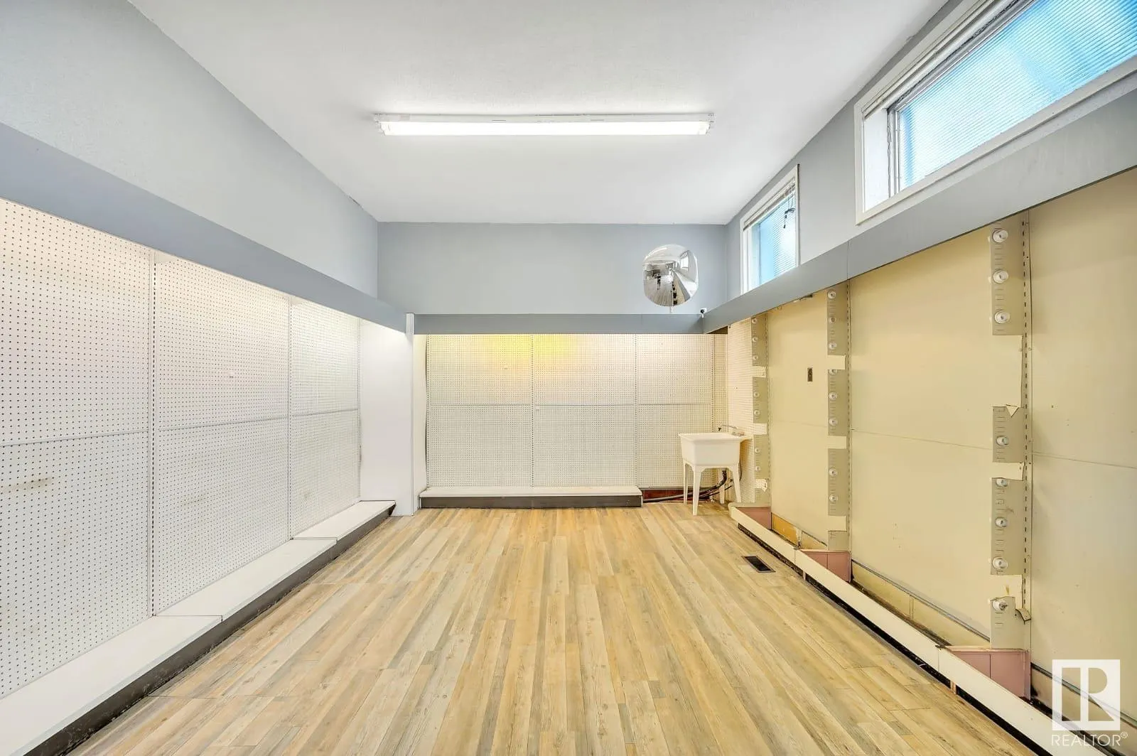 10130 100 Avenue