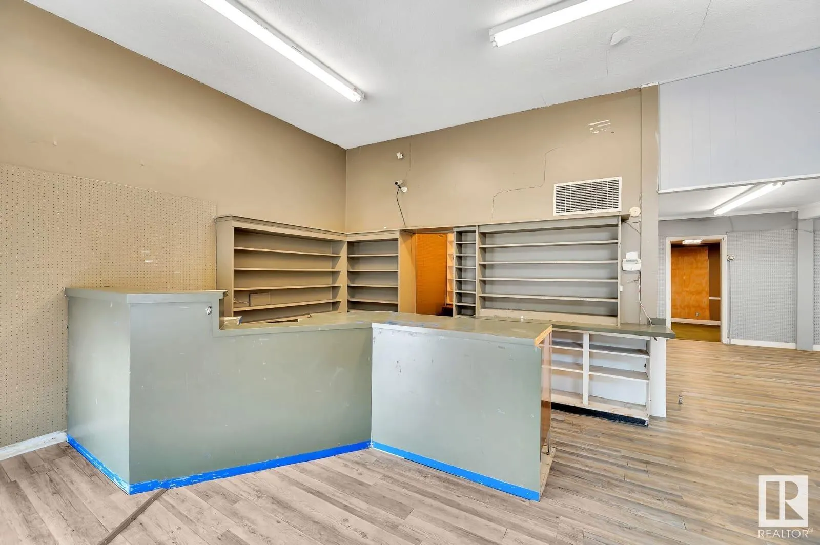10130 100 Avenue