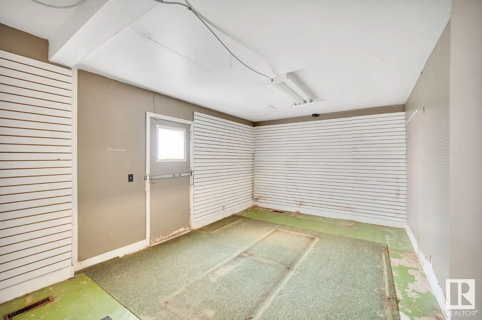 10130 100 Avenue