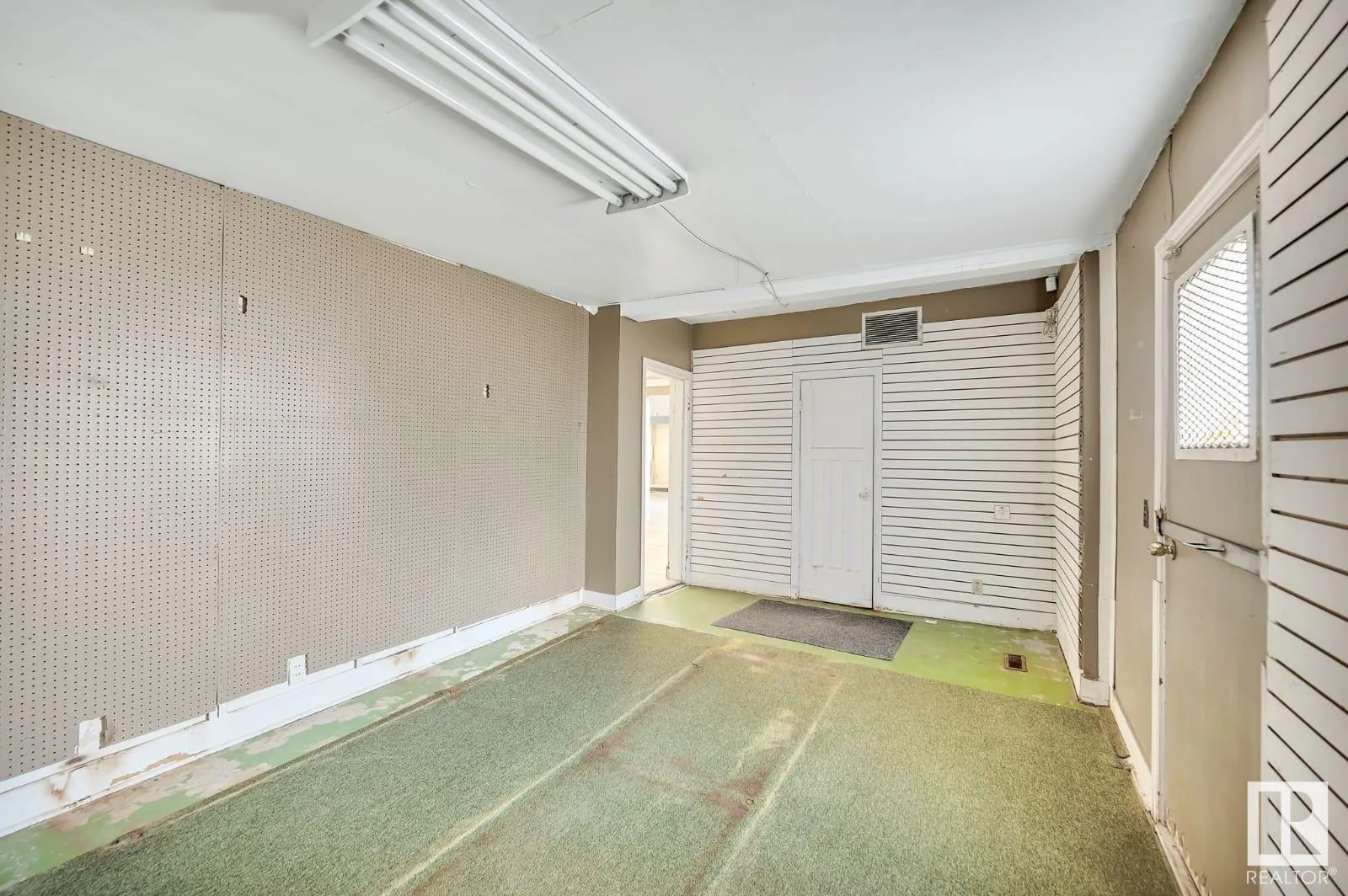 10130 100 Avenue