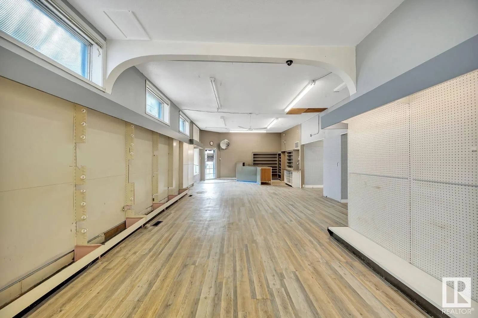 10130 100 Avenue