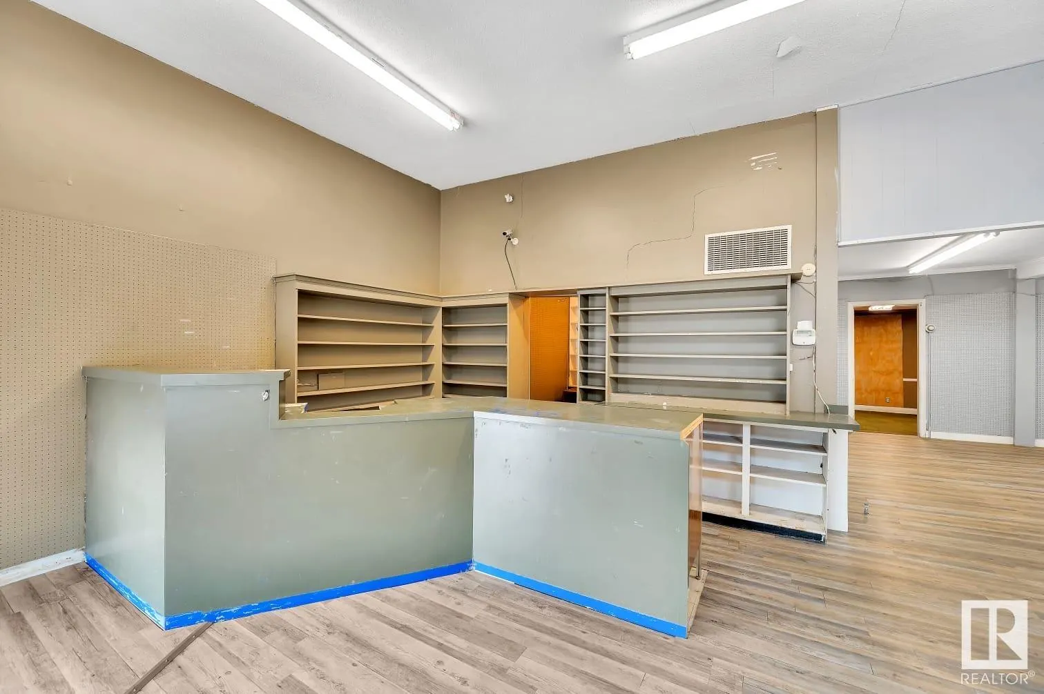 10130 100 Avenue